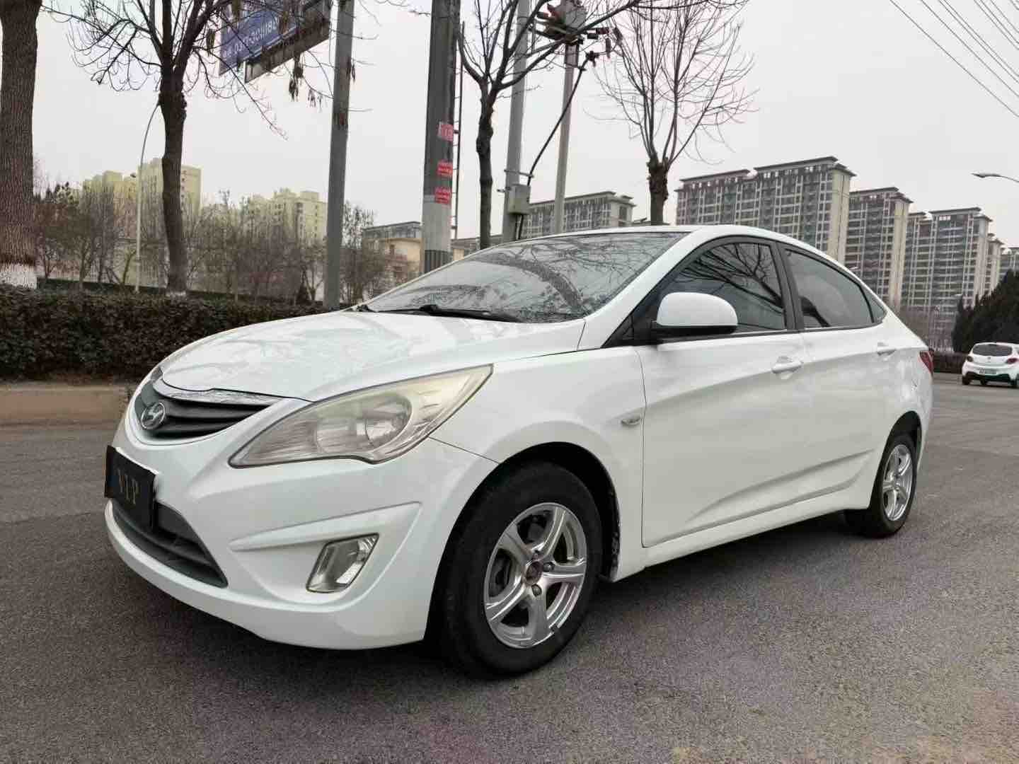 Hyundai Reina 2010 immagine di auto 
