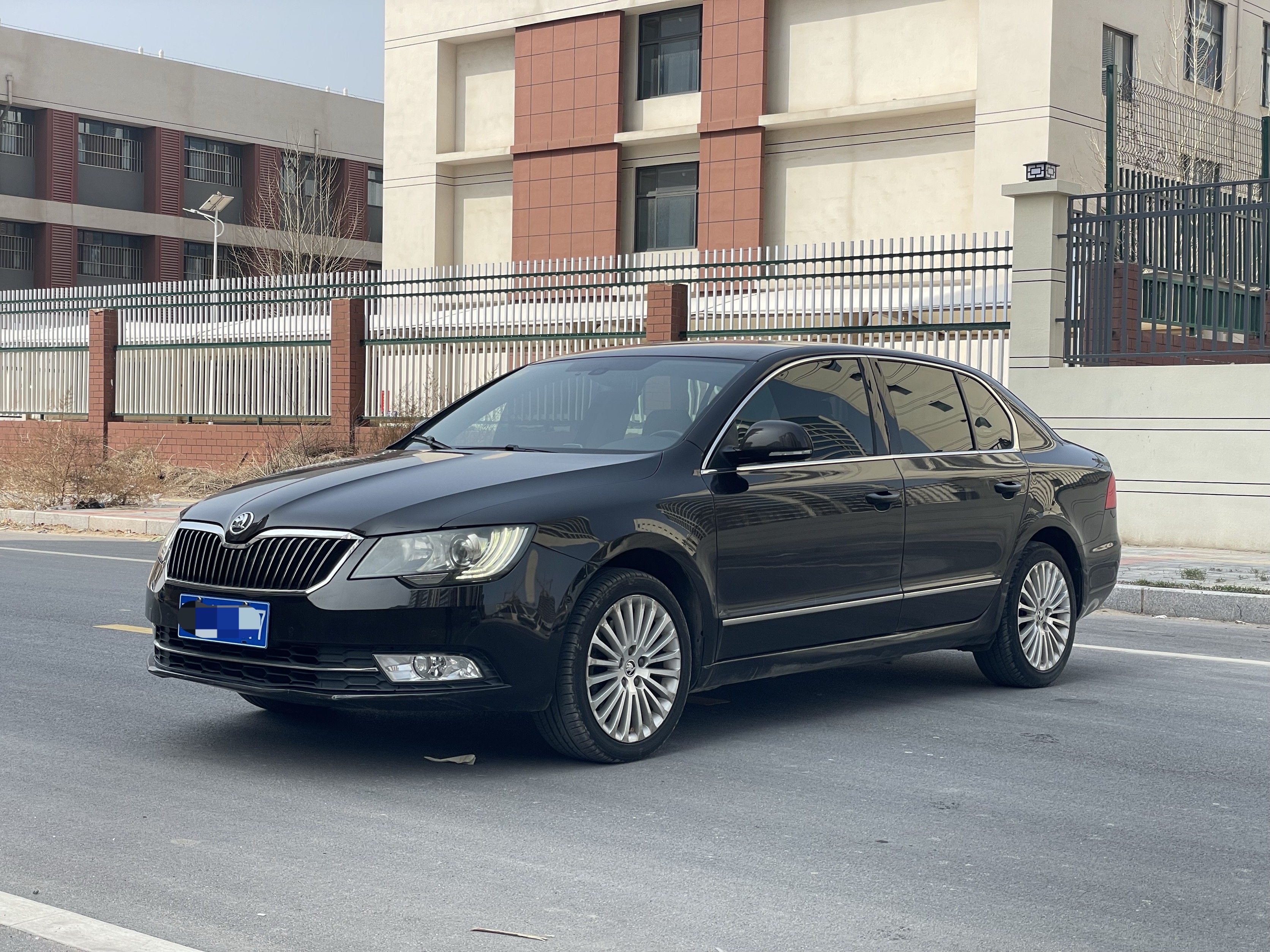 Skoda Superb 2013 汽车图片 