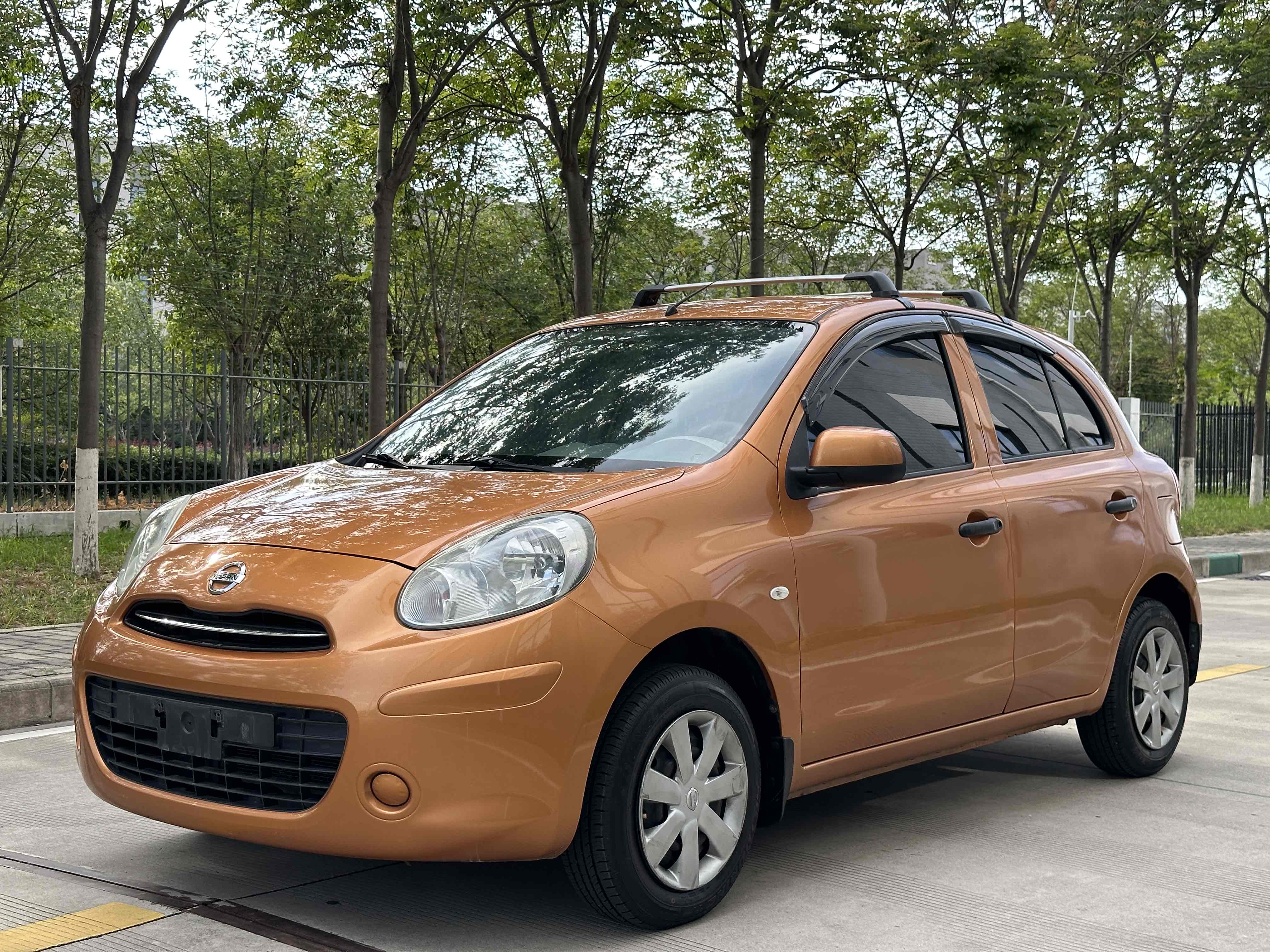 Nissan March 2012 汽车图片 