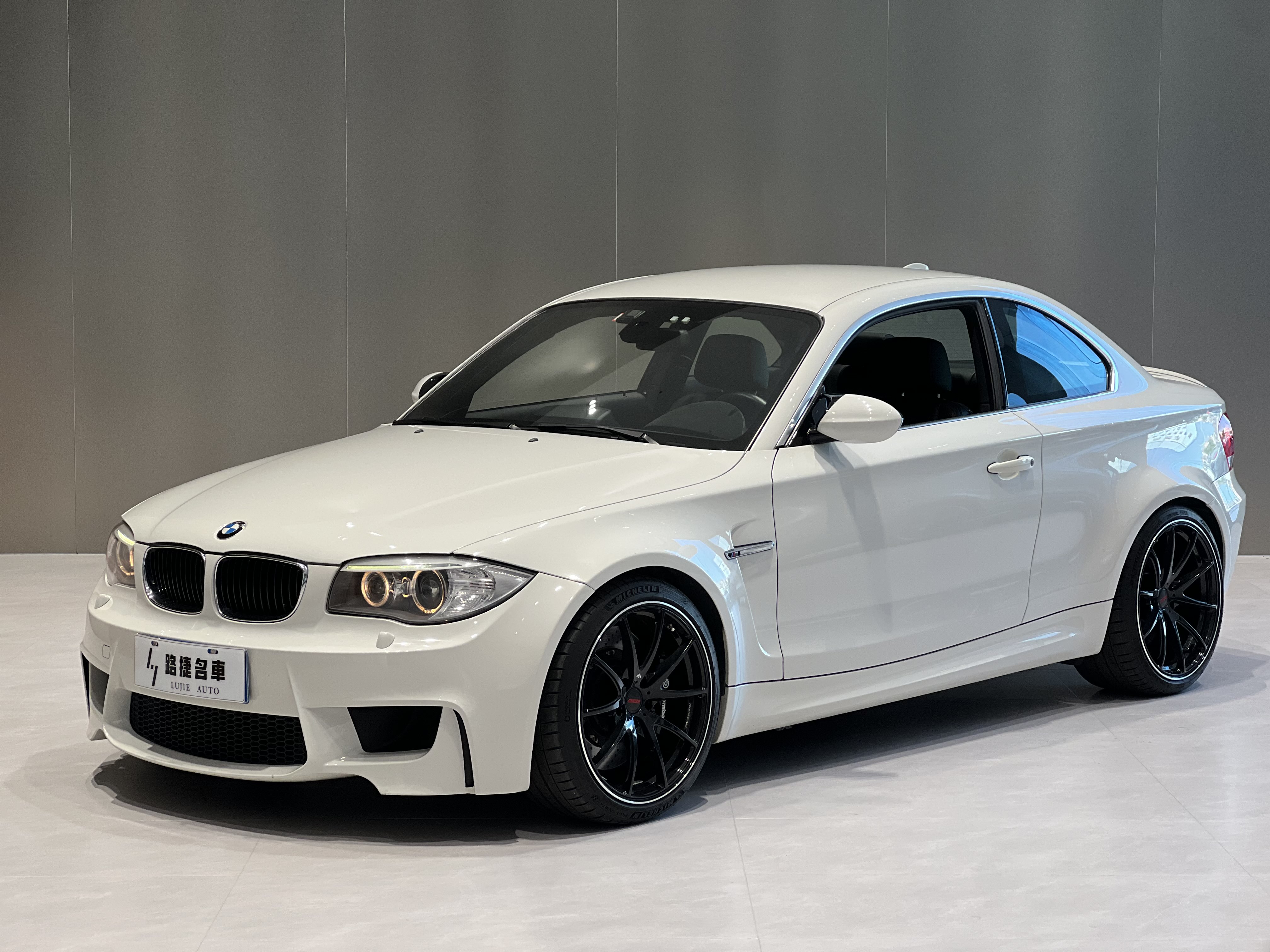 BMW 1 Series M 2012 car image 