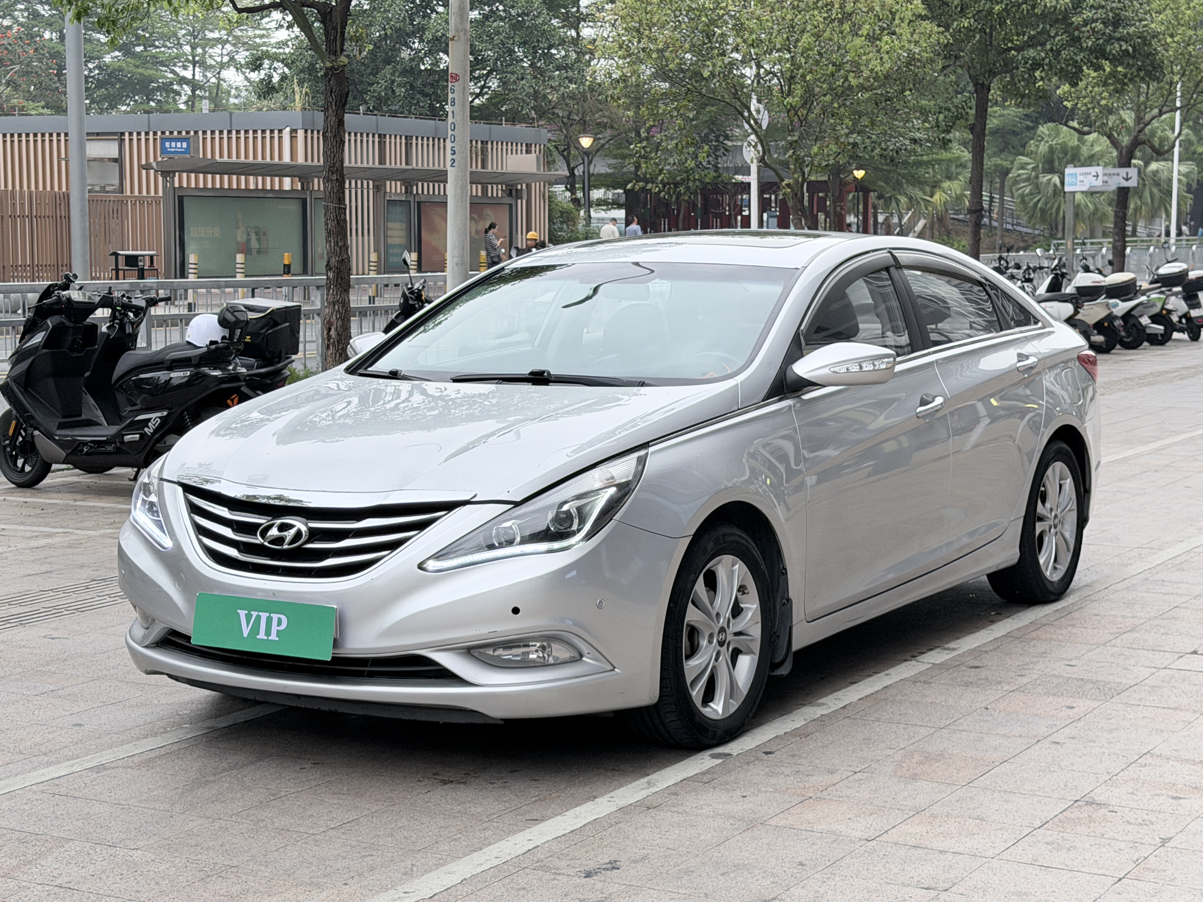 Hyundai Sonata 2012 صورة سيارة 