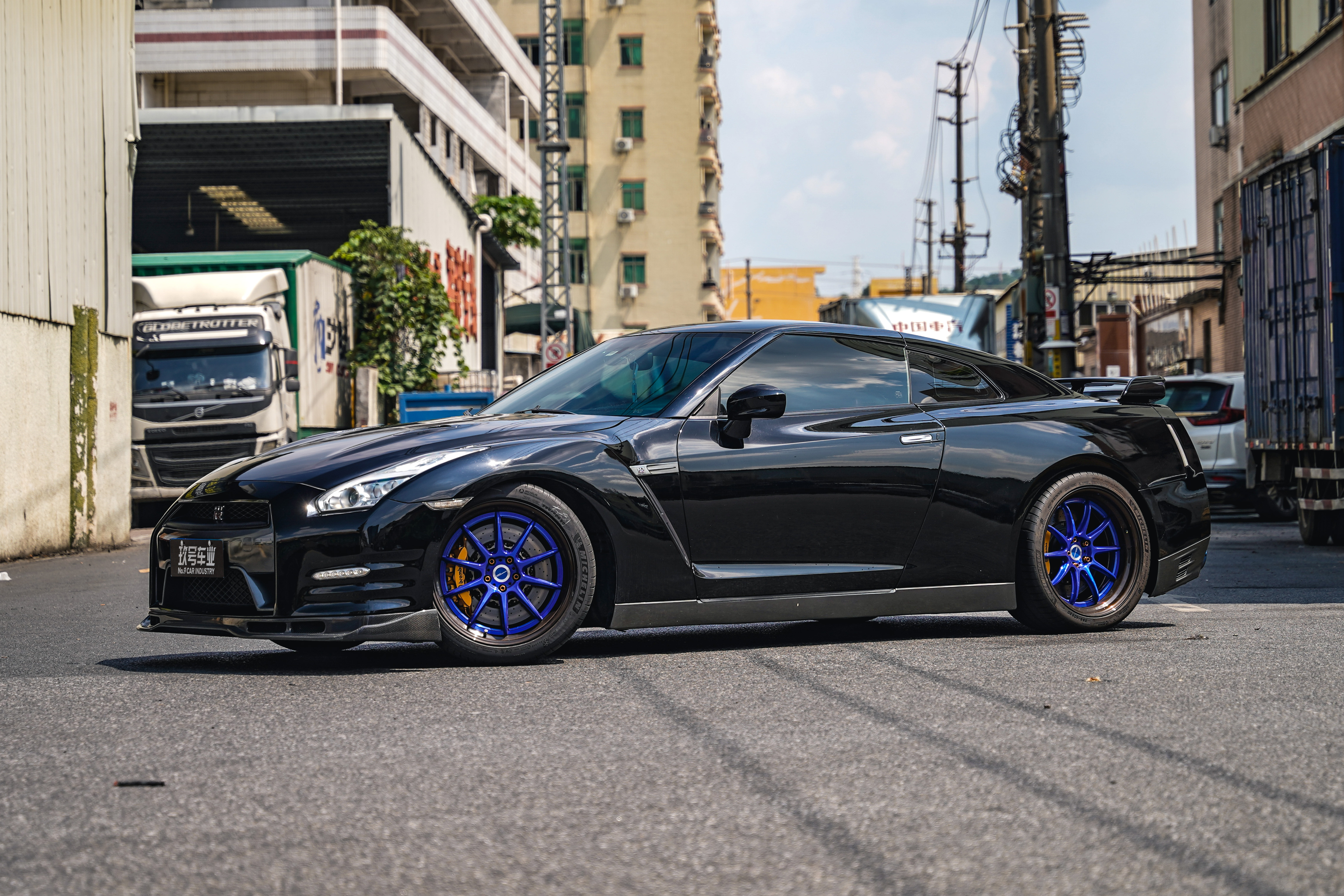 Nissan GT-R 2012 汽车图片 