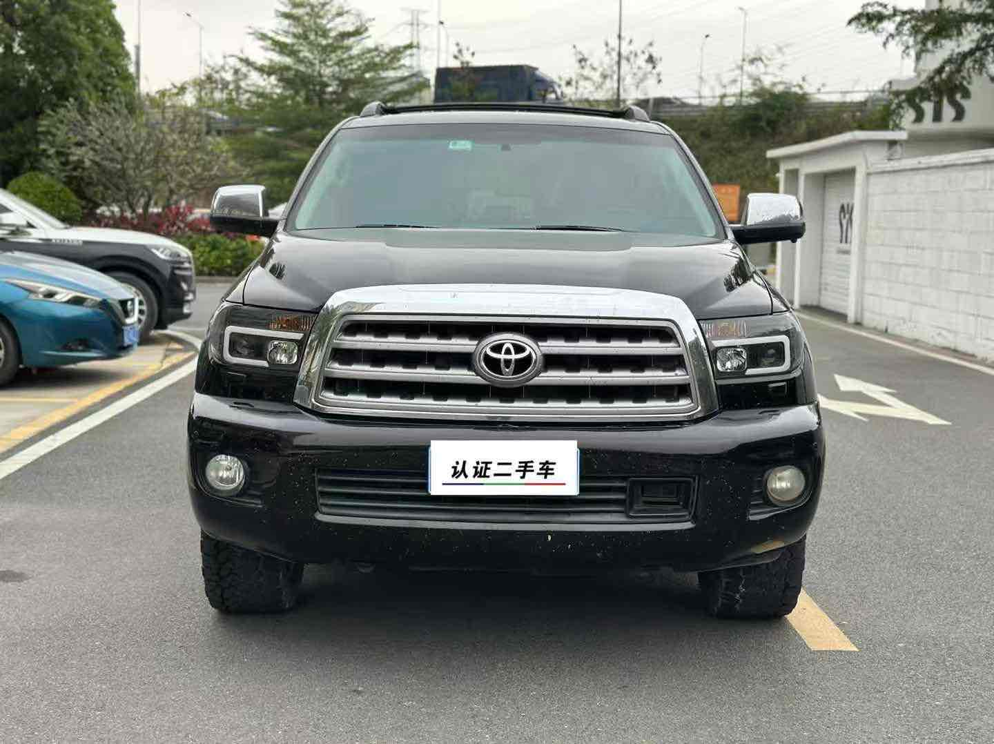 Toyota Sequoia 2011 汽车图片 