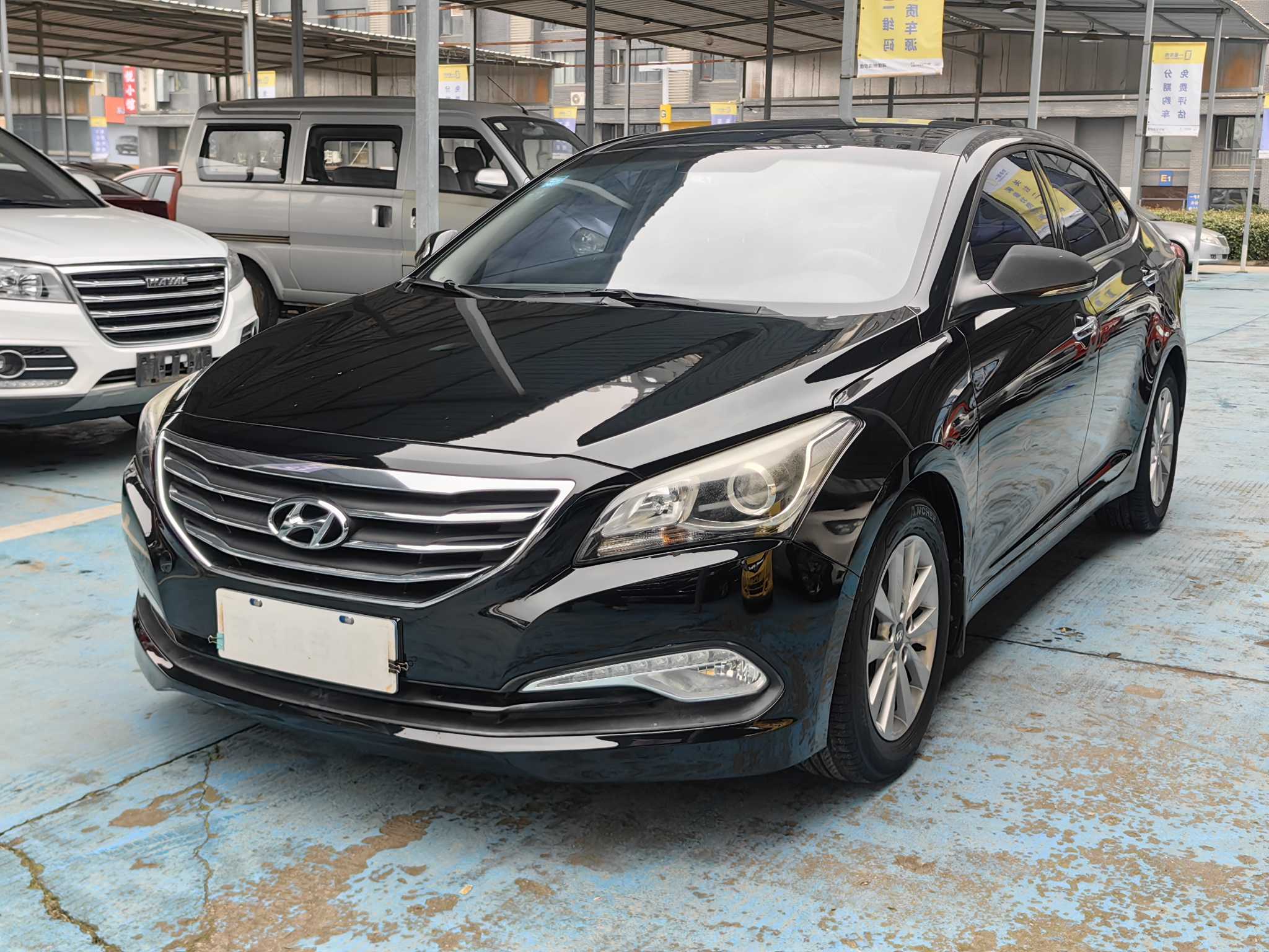 Hyundai Mistra 2015 car image 