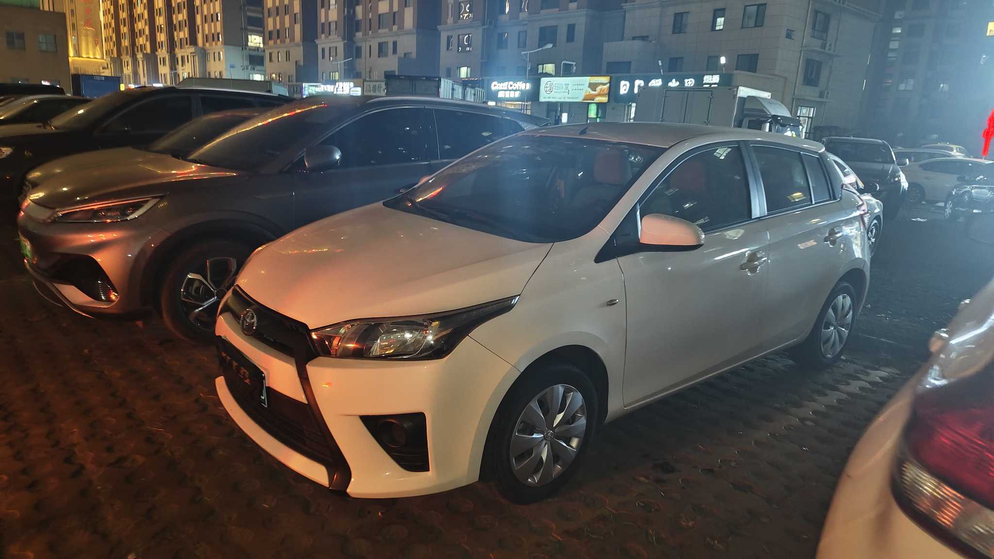 Yaris L Zhixuan 2014 Yaris L Zhixuan 2014 car image
