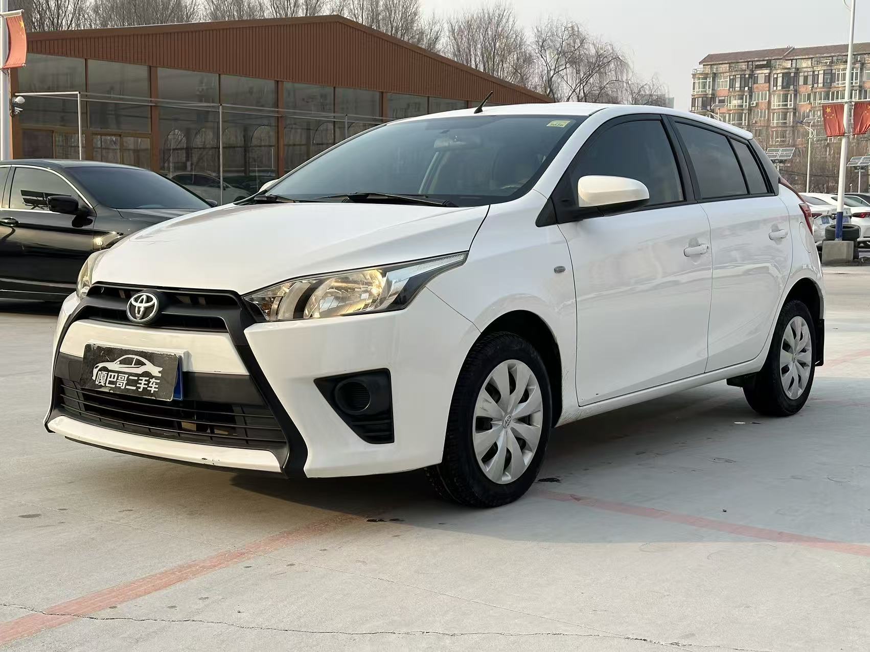 Yaris L Zhixuan 2014 Yaris L Zhixuan 2014 car image