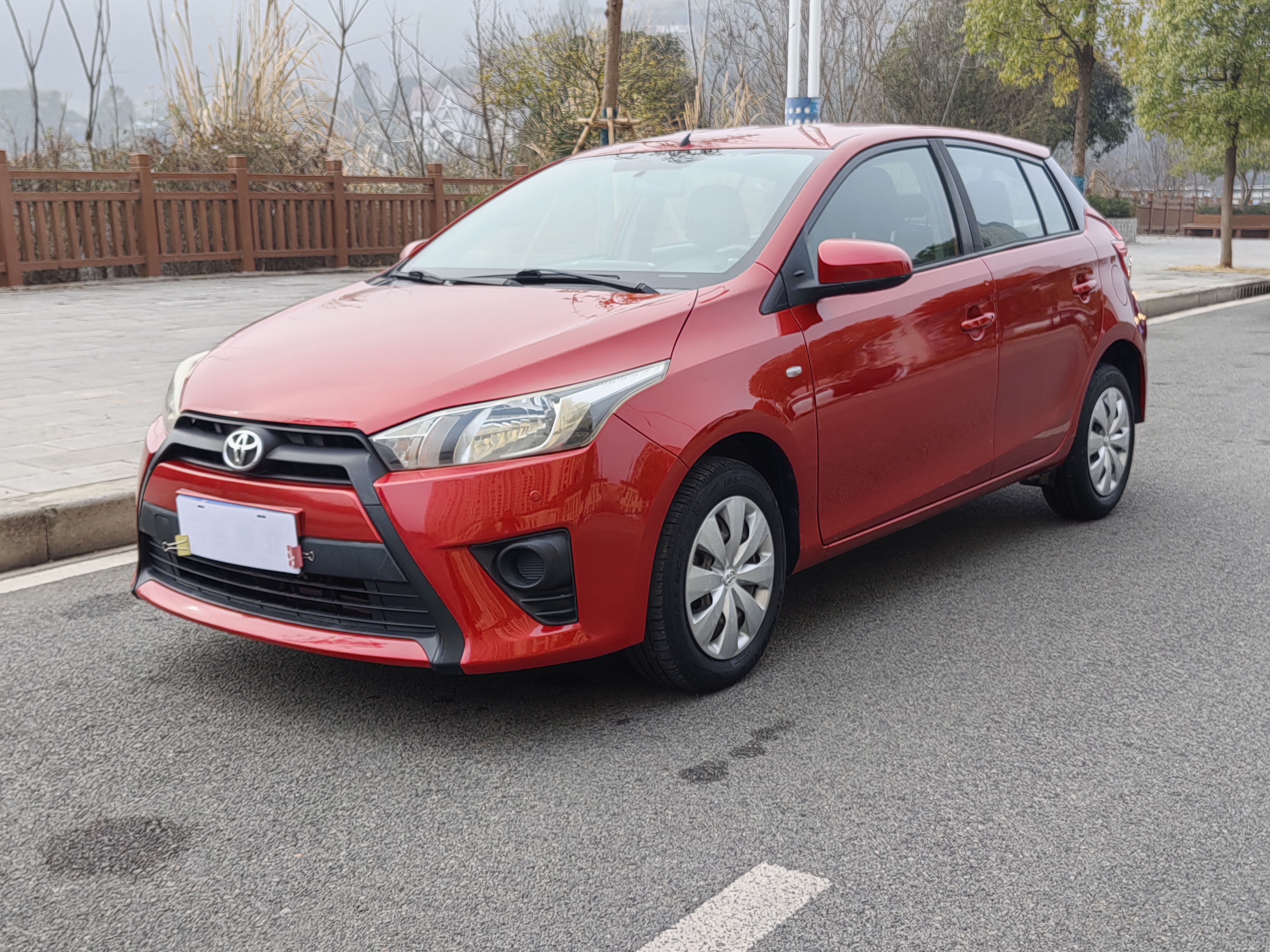 Yaris L Zhixuan 2014 Yaris L Zhixuan 2014 car image