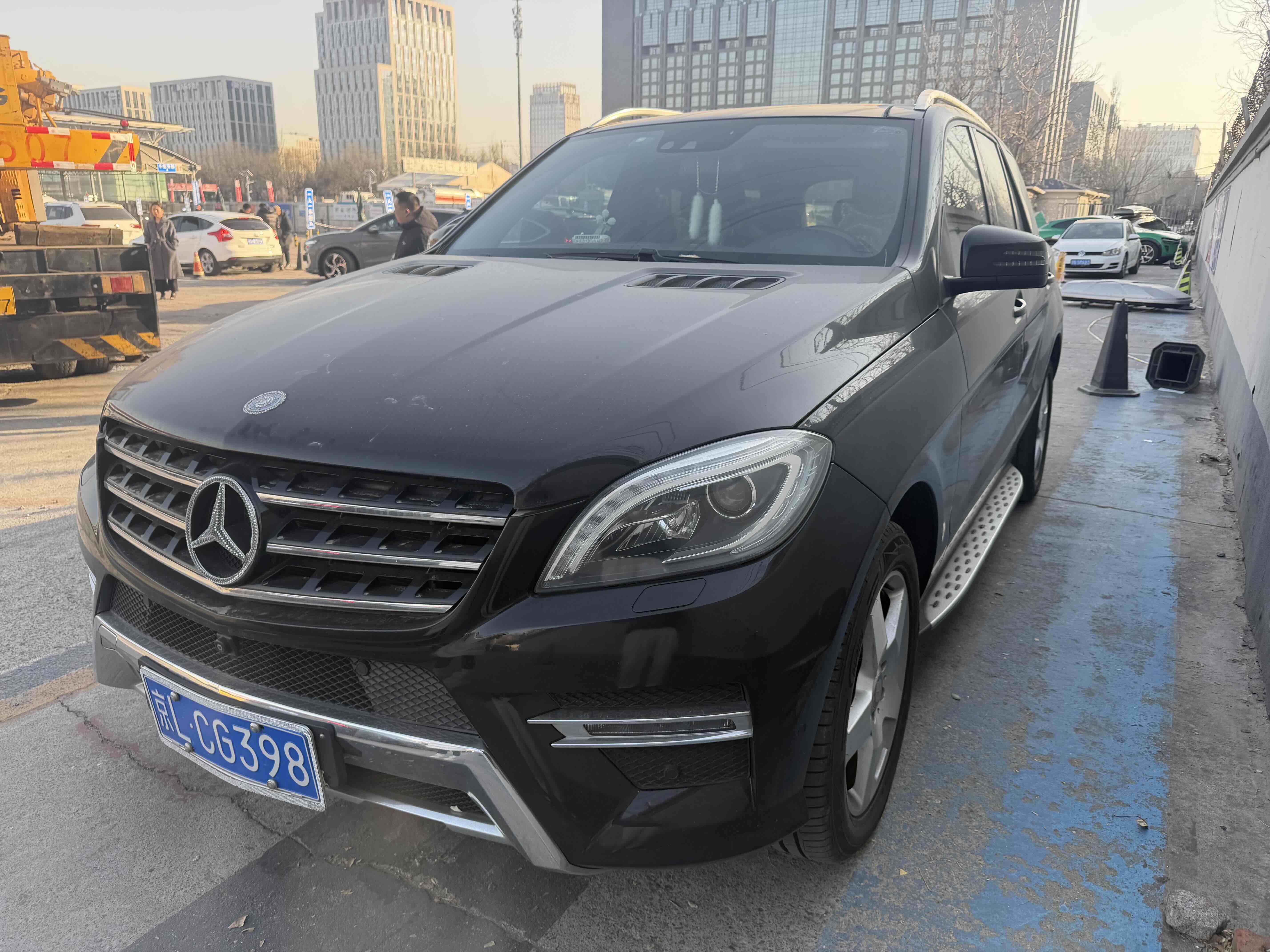 Mercedes-Benz M Class 2015 car image 