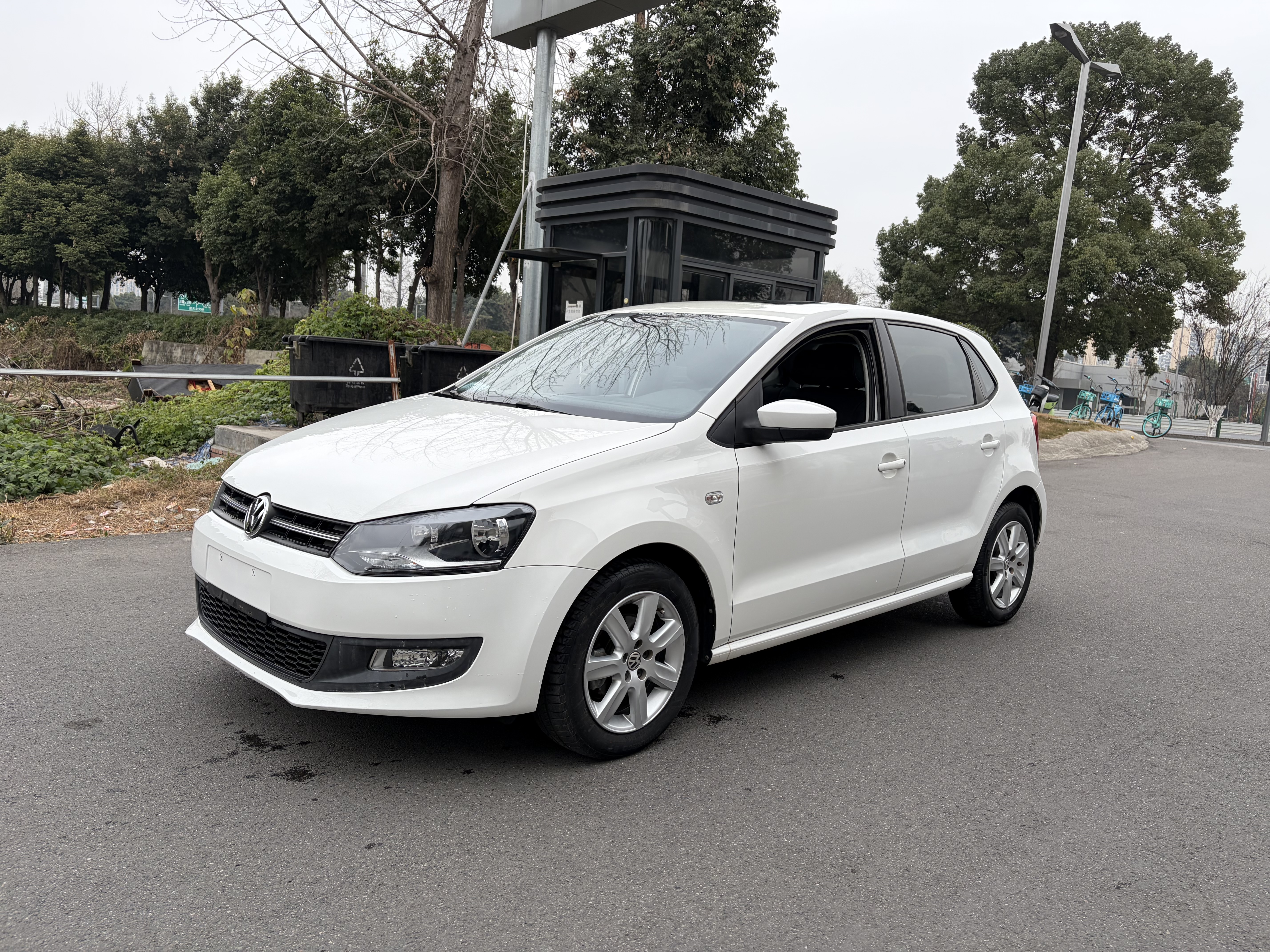 Volkswagen Polo 2014 car image 