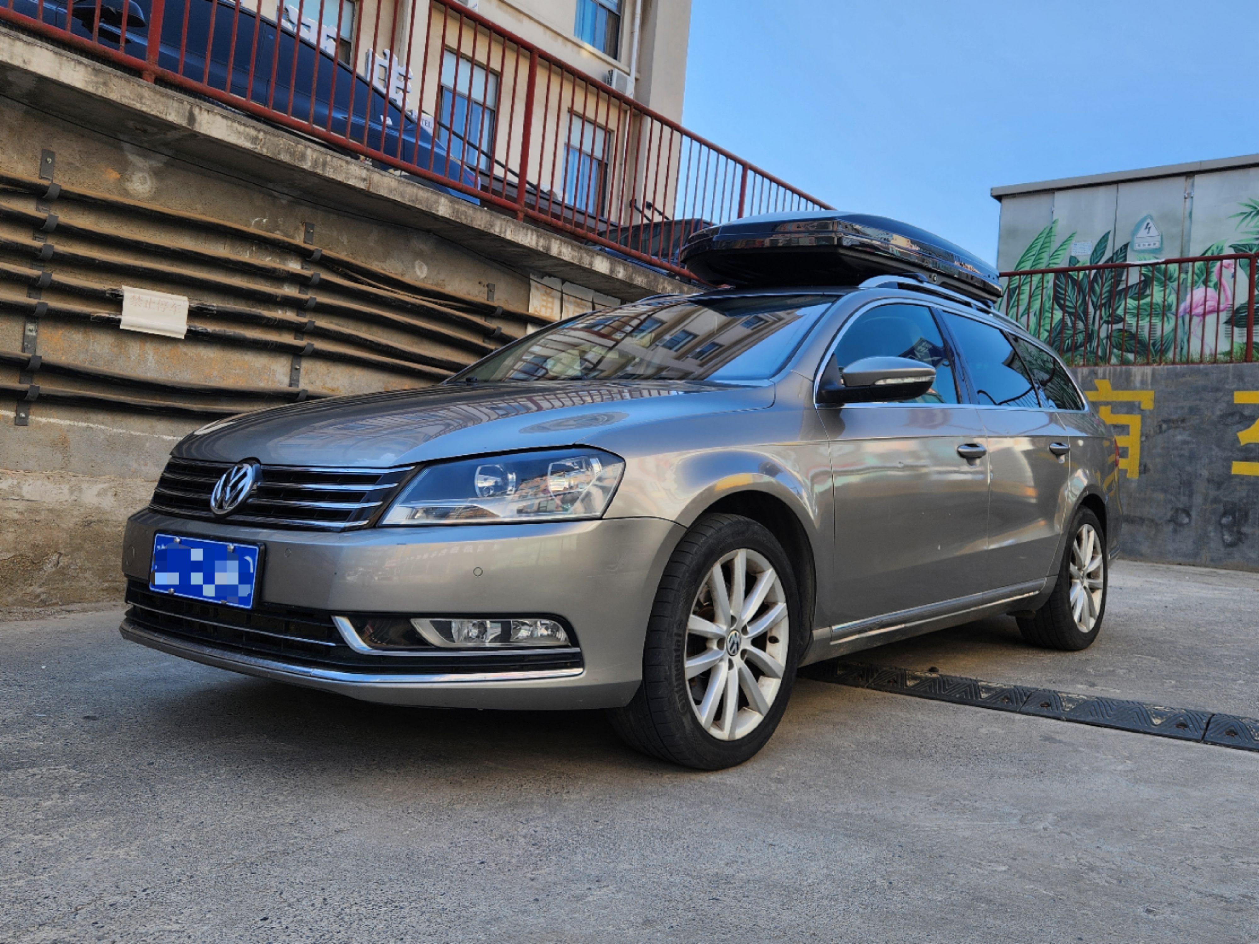 Volkswagen Magotan (Imported) 2013 car image 