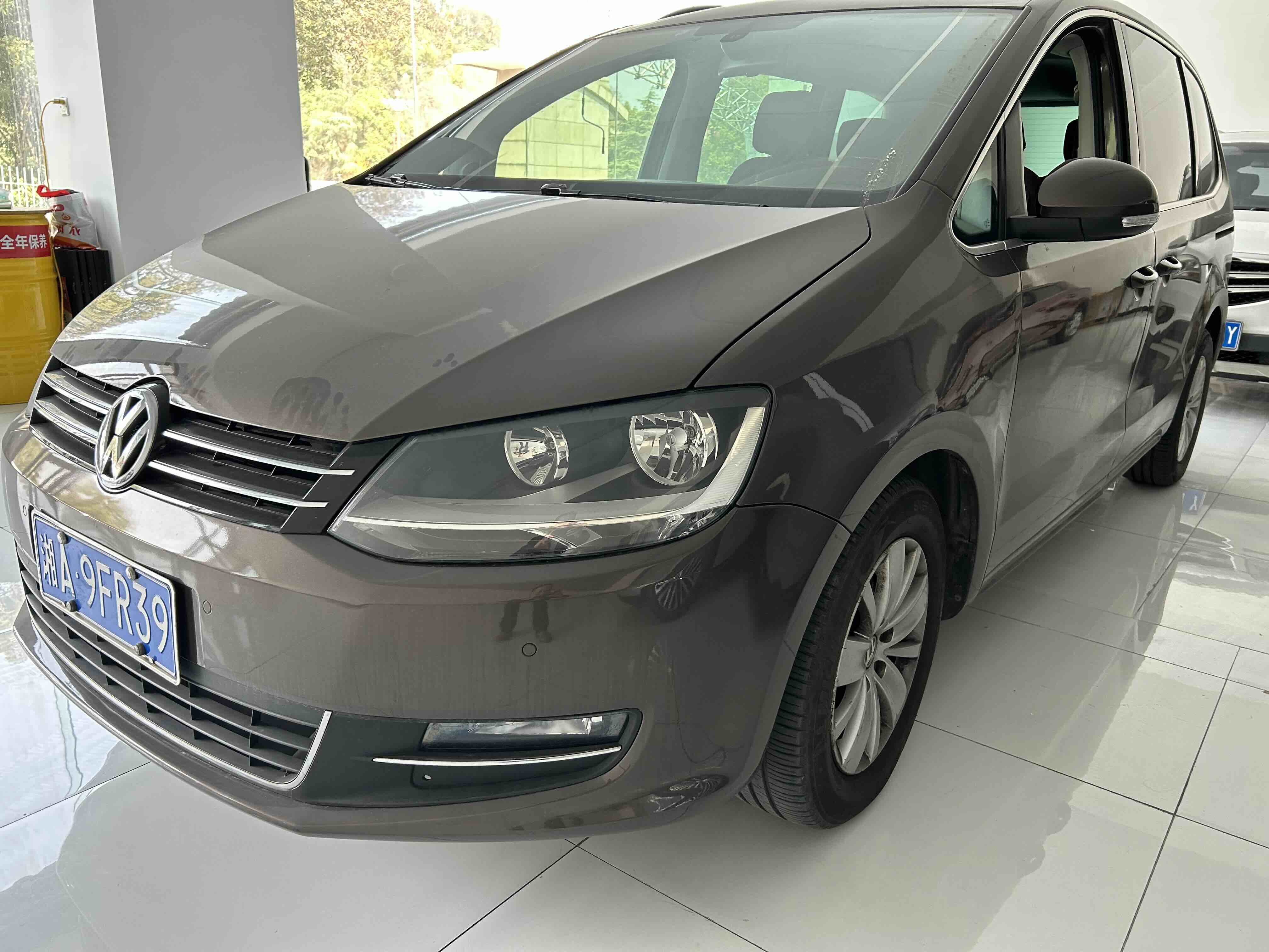 Volkswagen Sharan 2012 صورة سيارة 