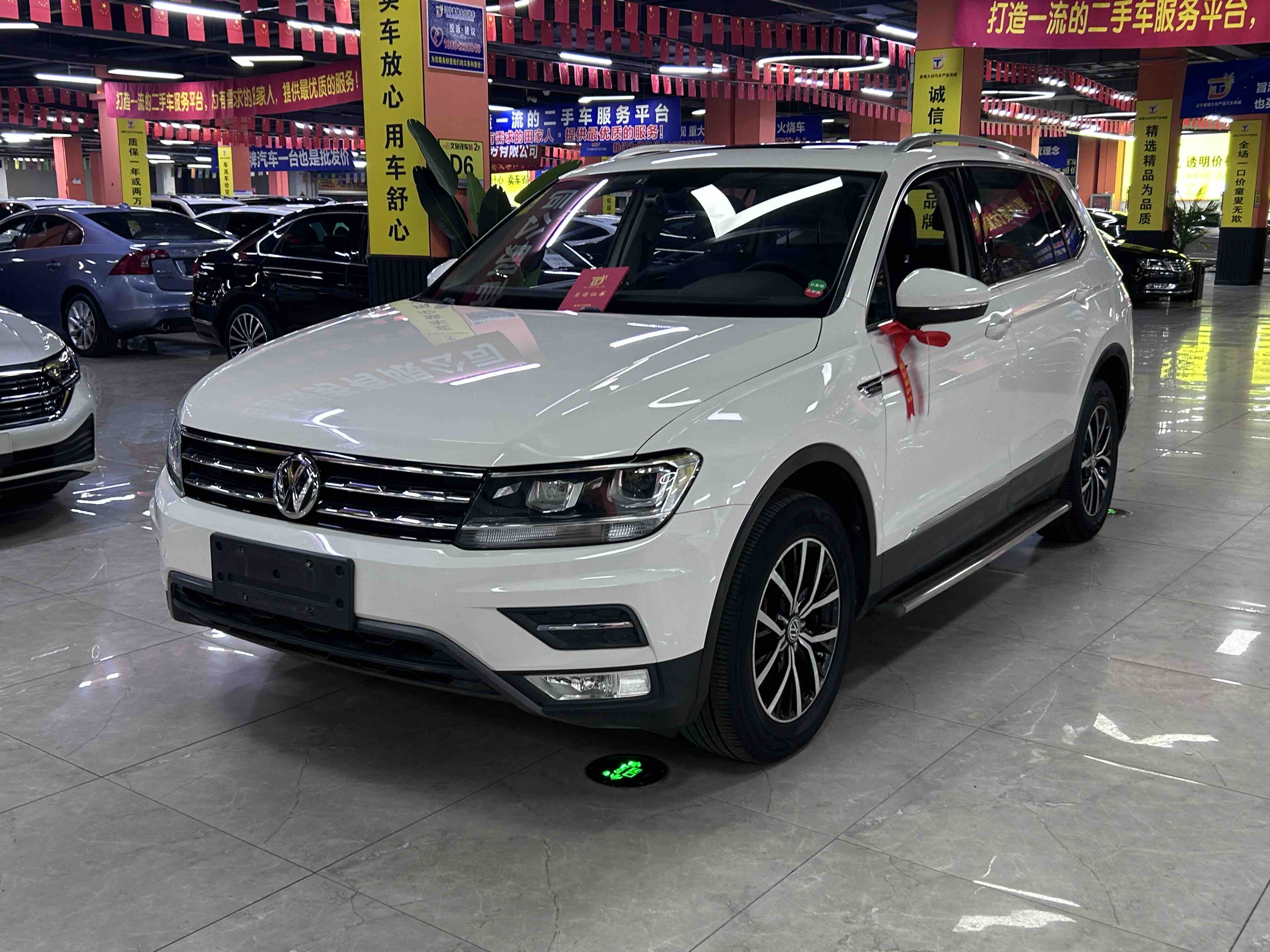 Volkswagen Tiguan L 2017 car image 