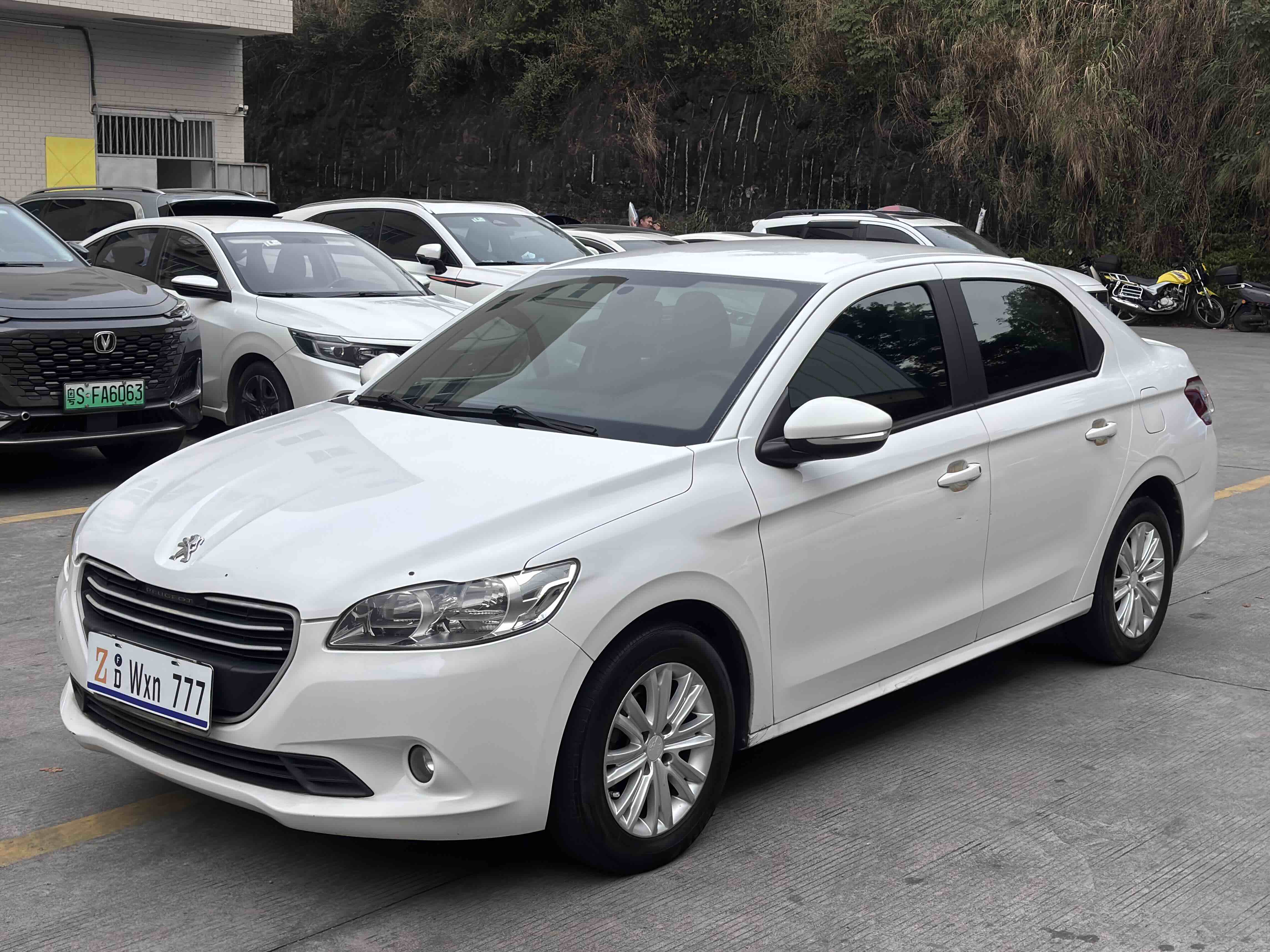 Peugeot 301 2015 汽车图片 