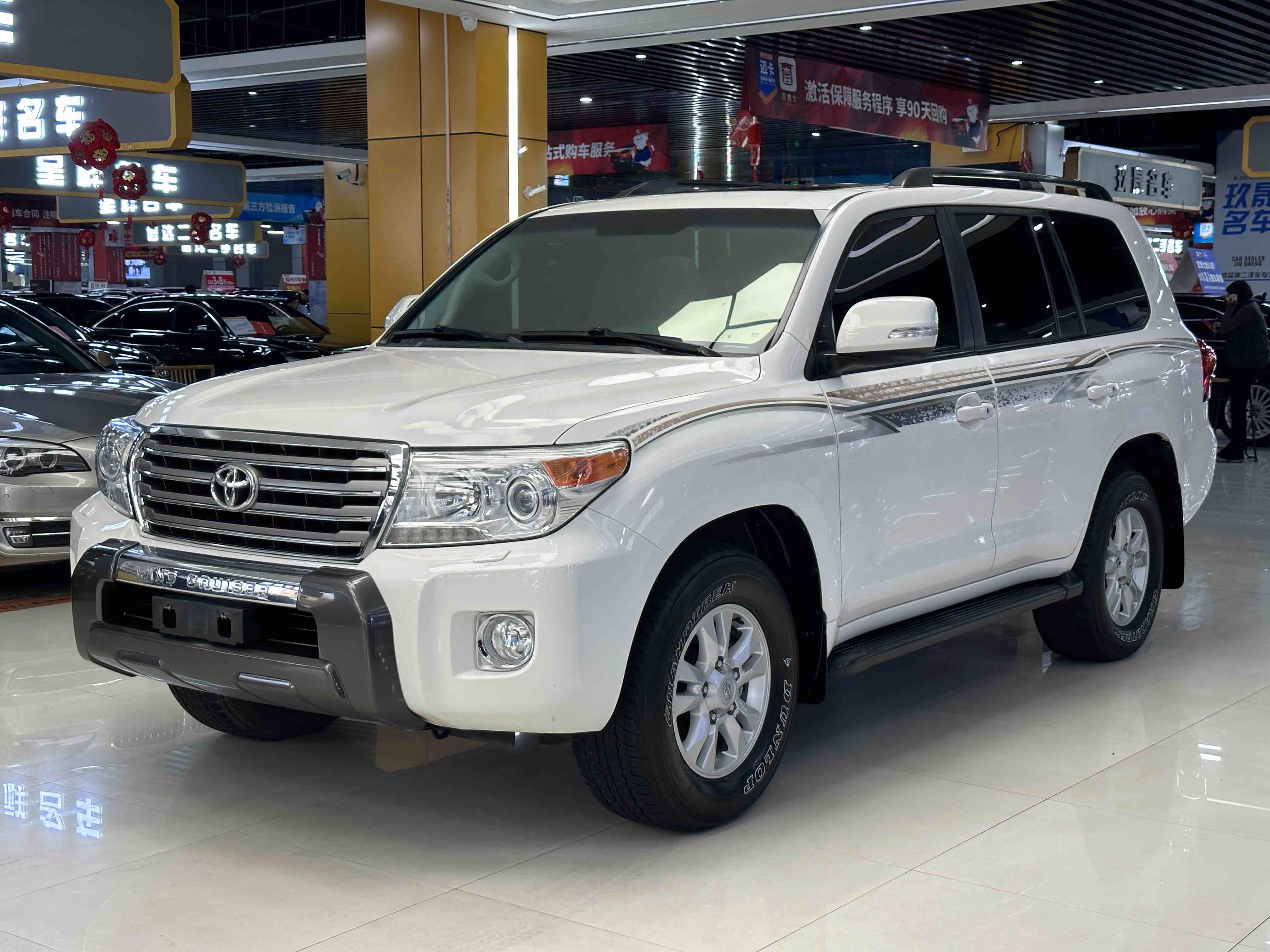 Toyota Land Cruiser 2013 汽车图片 