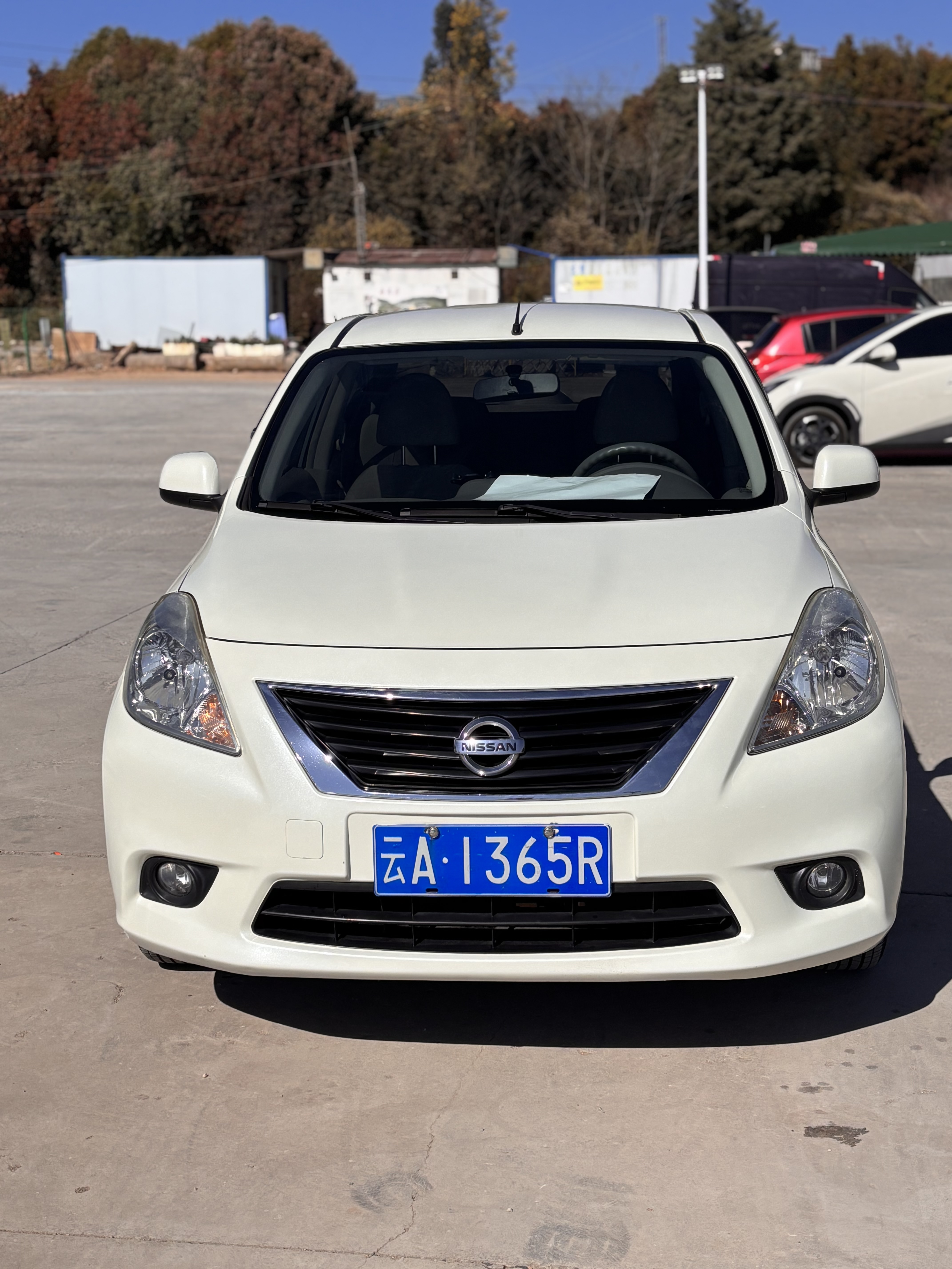 Nissan Sunny 2012 汽车图片 