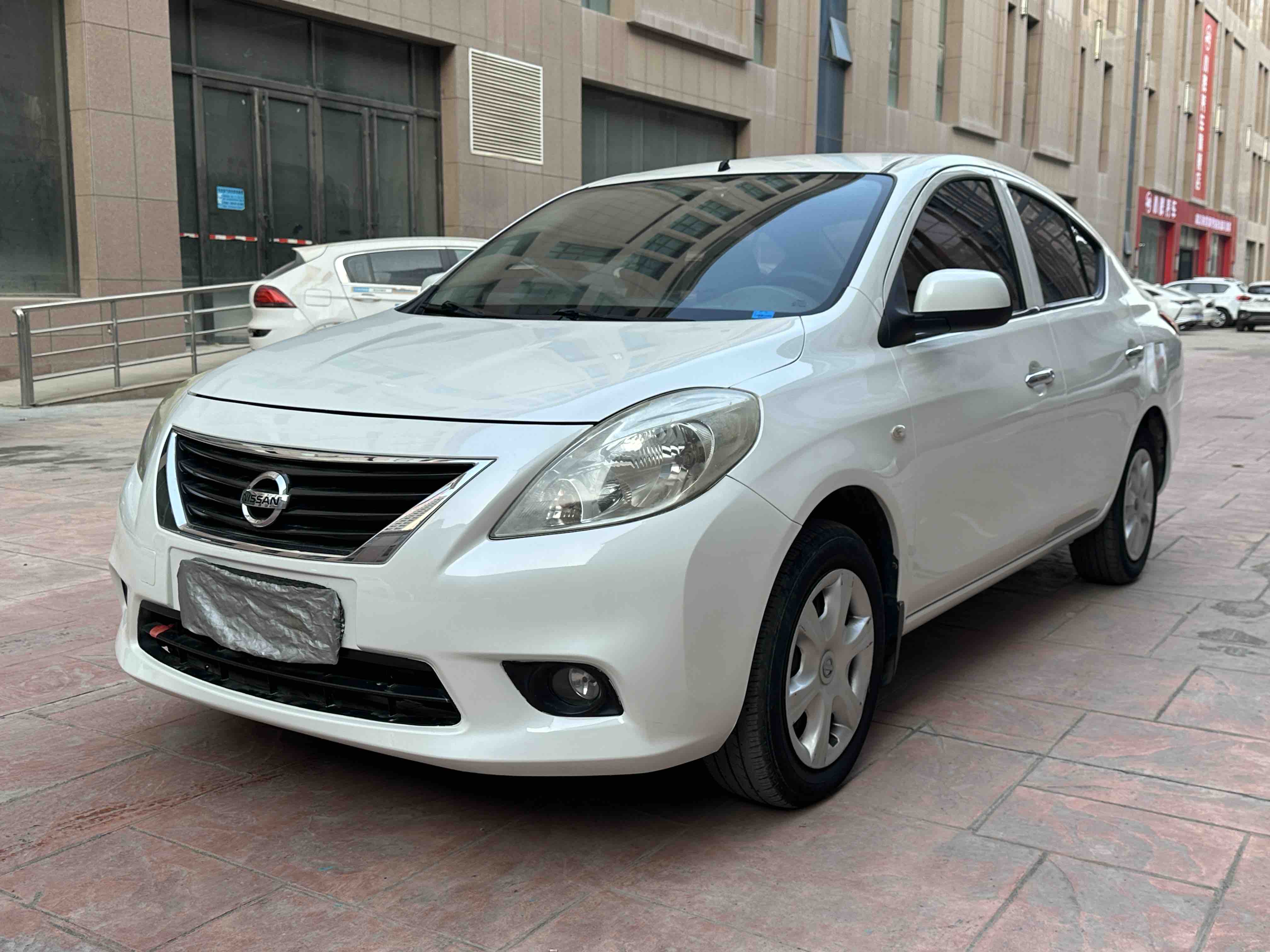 Nissan Sunny 2013 Nissan Sunny 2013 car image