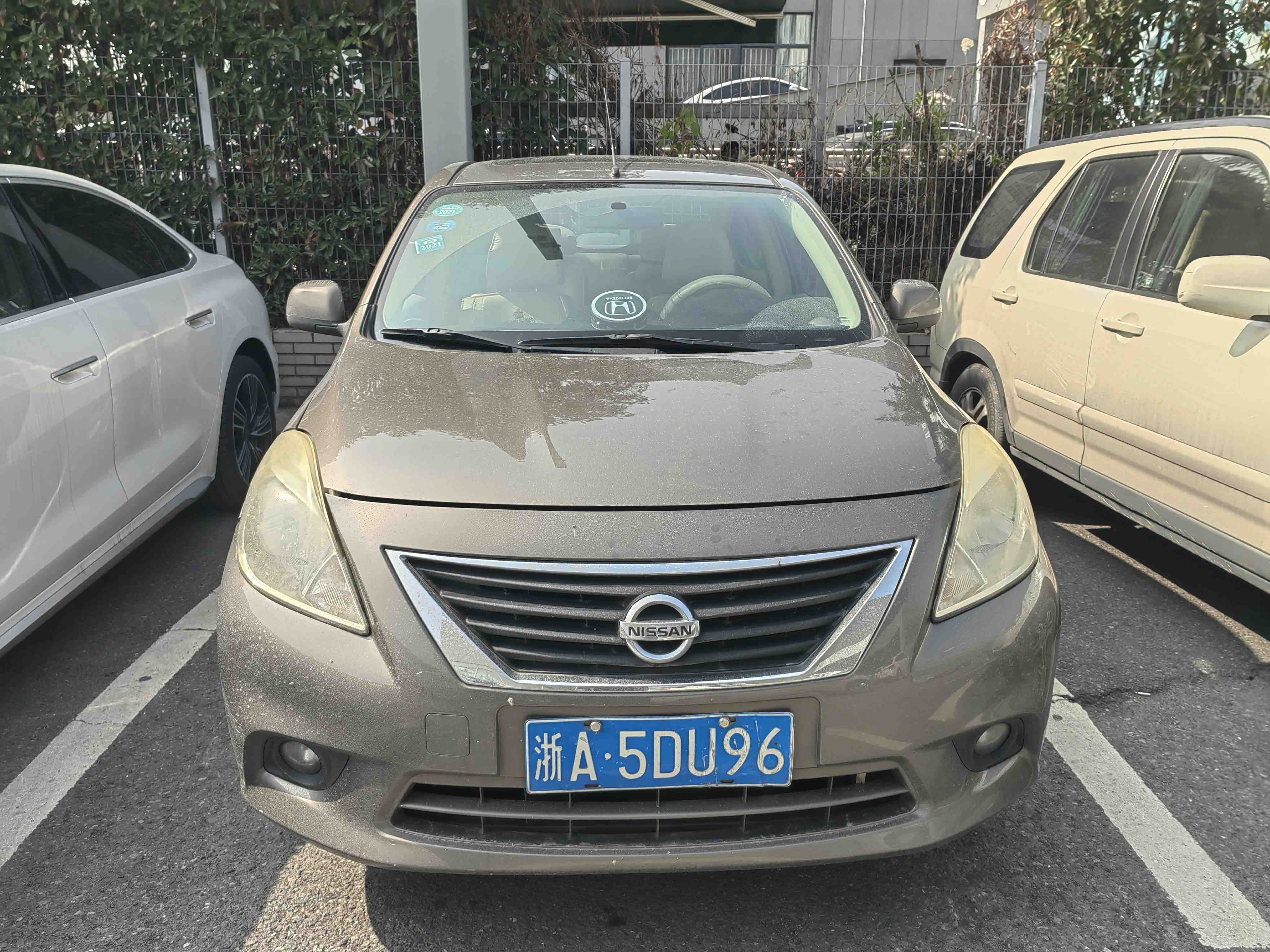 Nissan Sunny 2011 汽车图片 