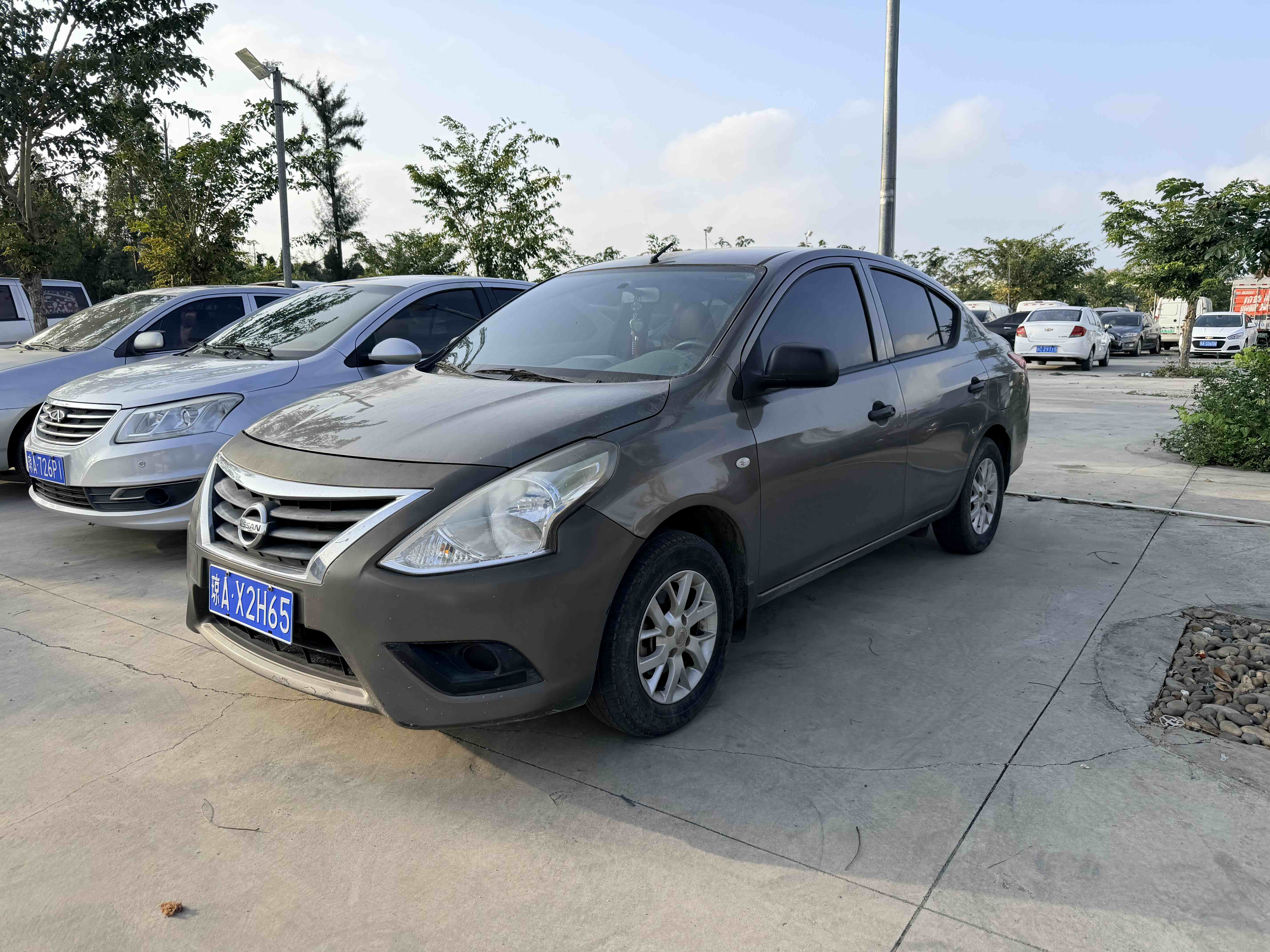 Nissan Sunny 2015 汽车图片 