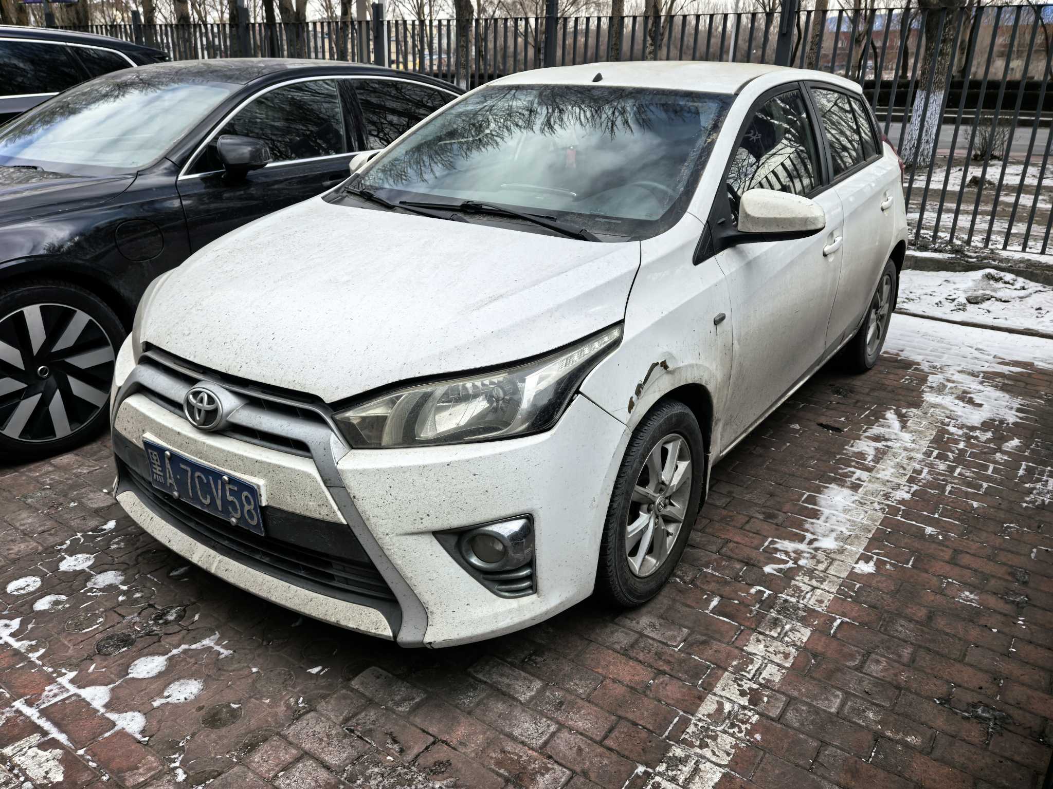 Yaris L Zhixuan 2014 Yaris L Zhixuan 2014 car image
