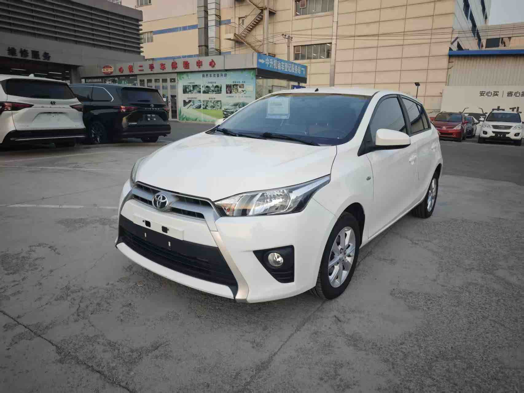 Yaris L Zhixuan 2014 Yaris L Zhixuan 2014 car image