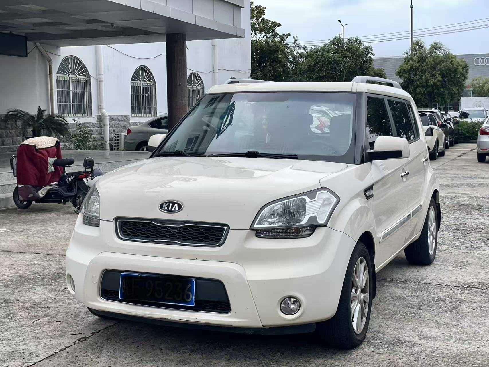 Kia Soul 2015 汽车图片 
