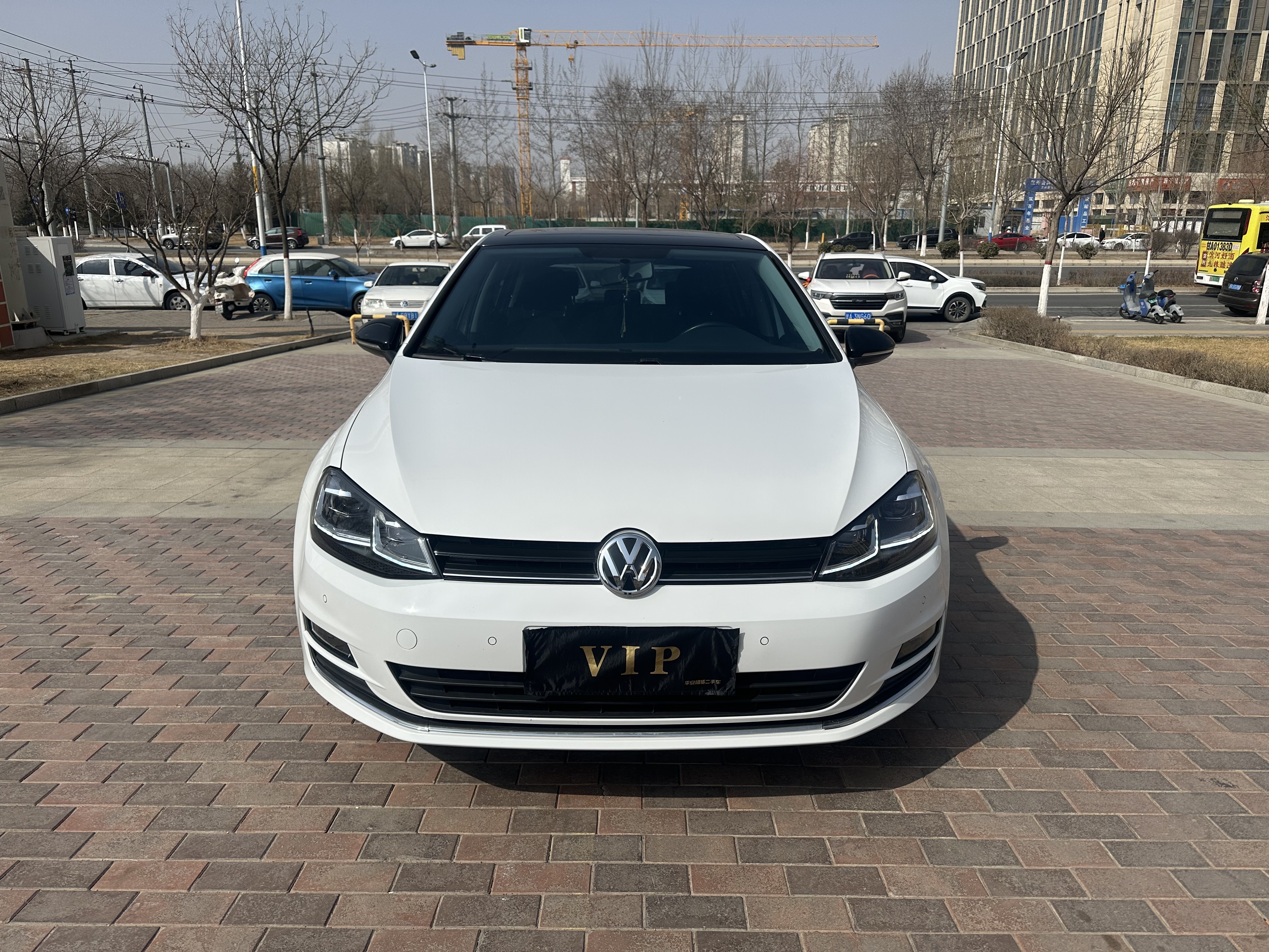 Volkswagen Golf 2017 car image 