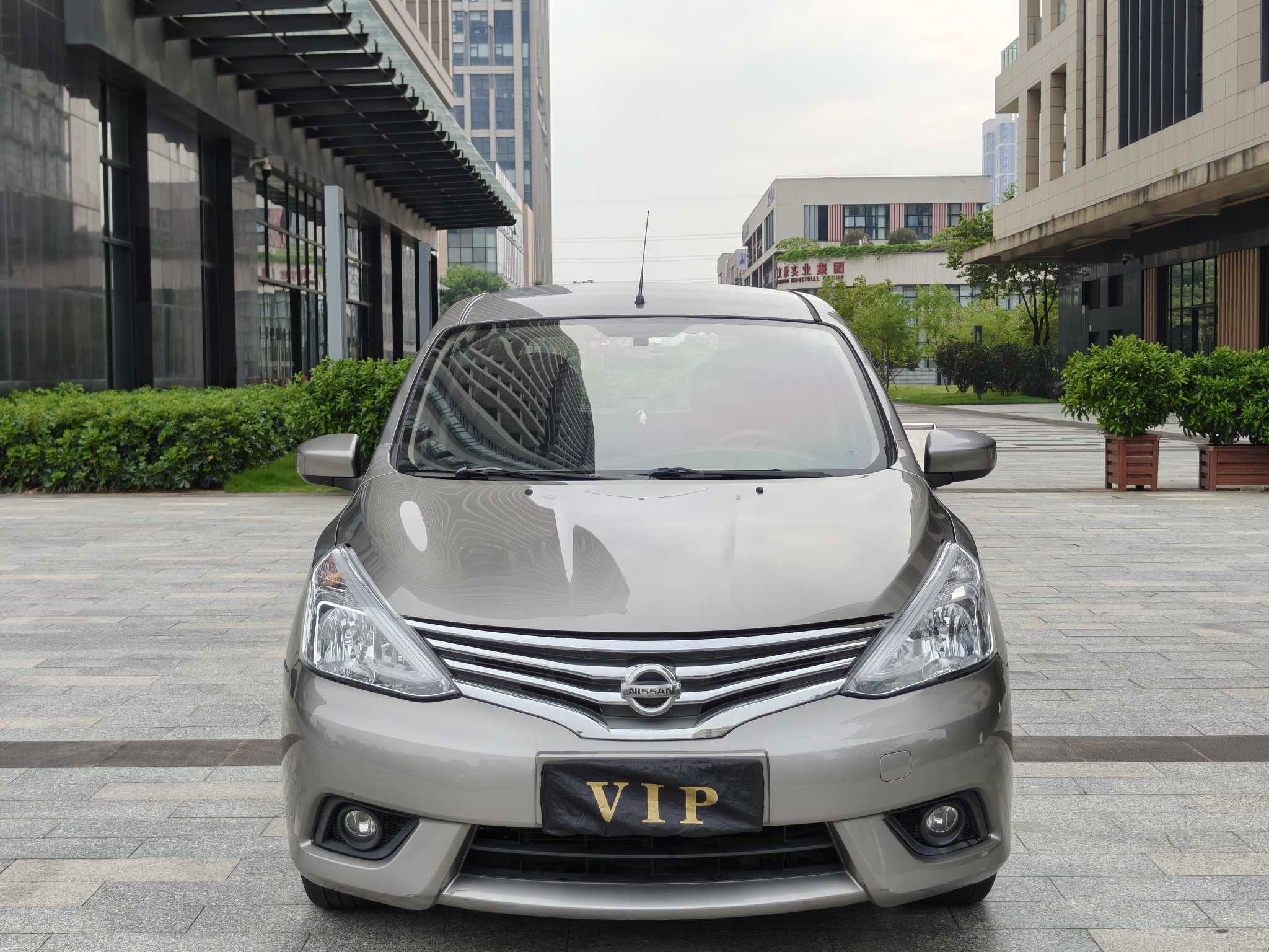 Nissan Livina 2013 汽车图片 