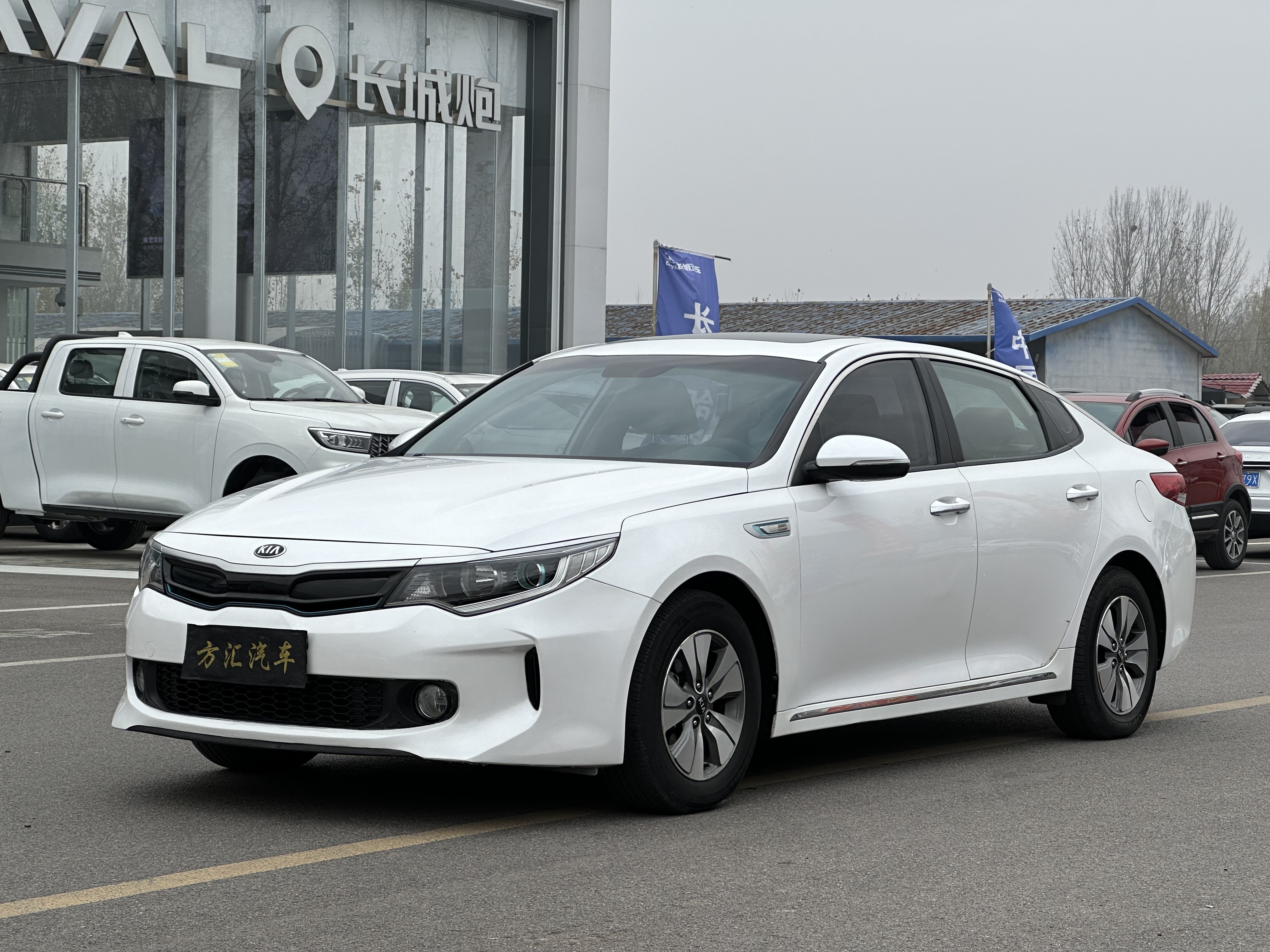 Kia K5 2017 car image 