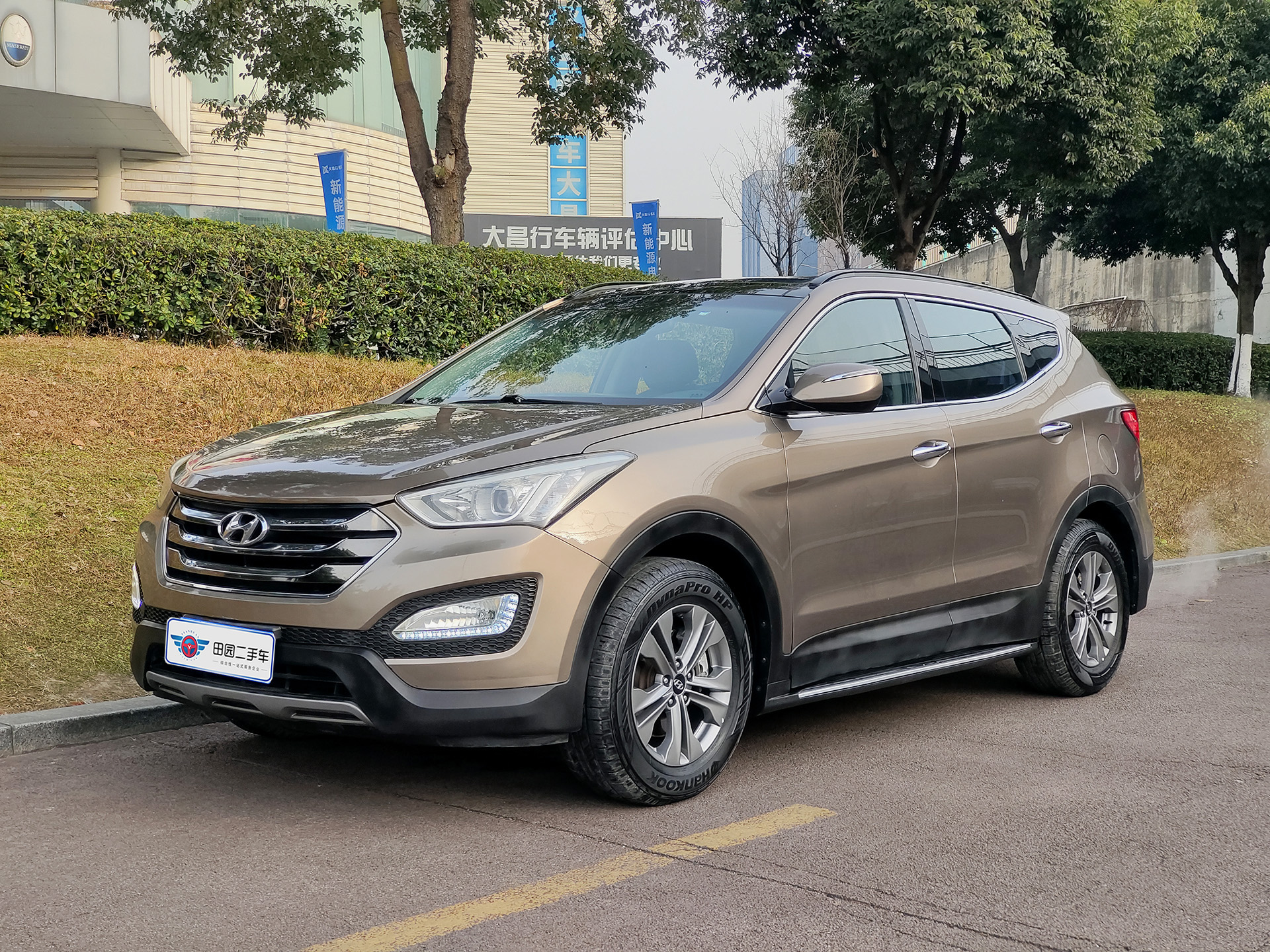 Hyundai Santa Fe 2013 car image 