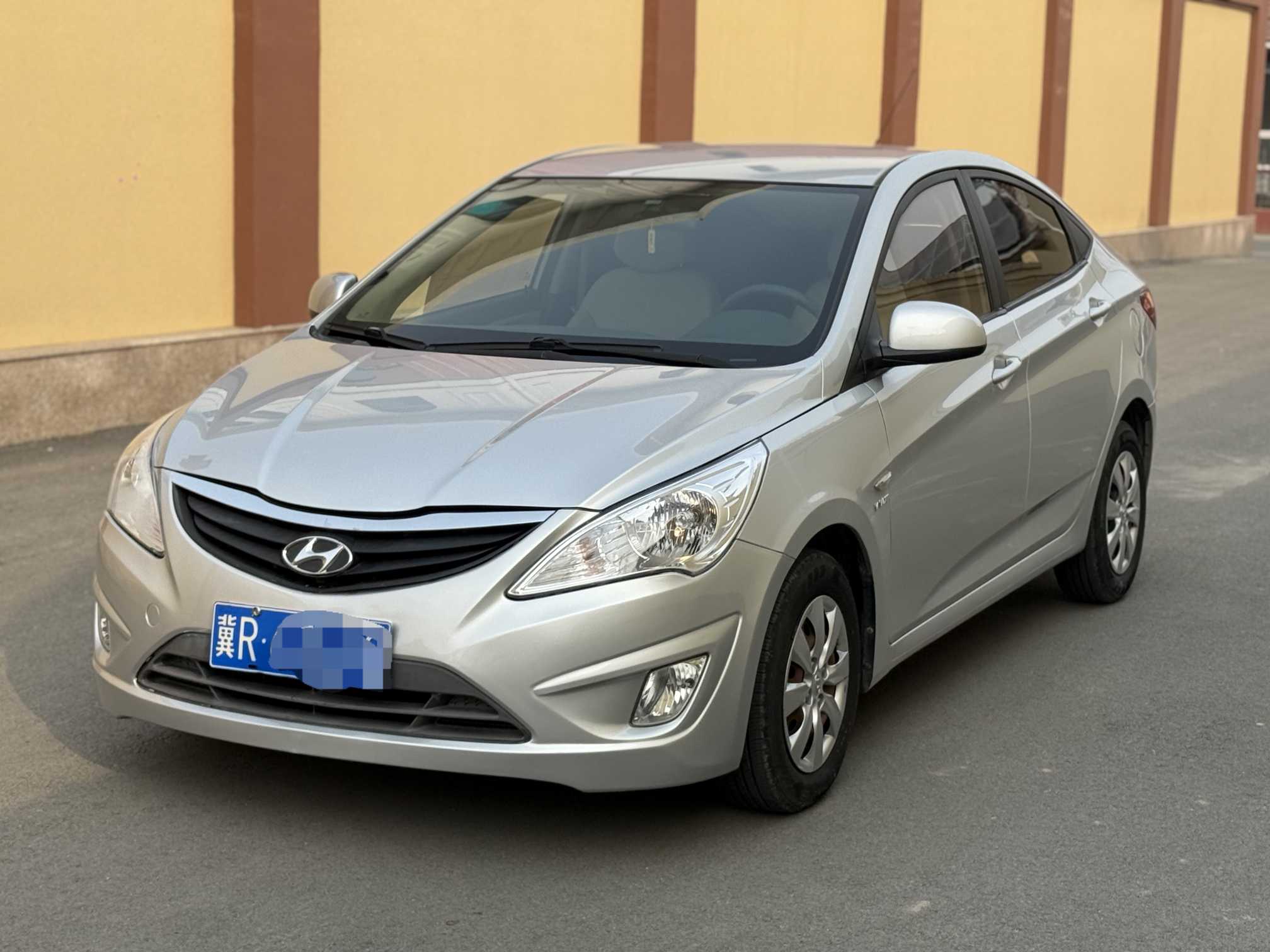 Hyundai Reina 2011 immagine di auto 