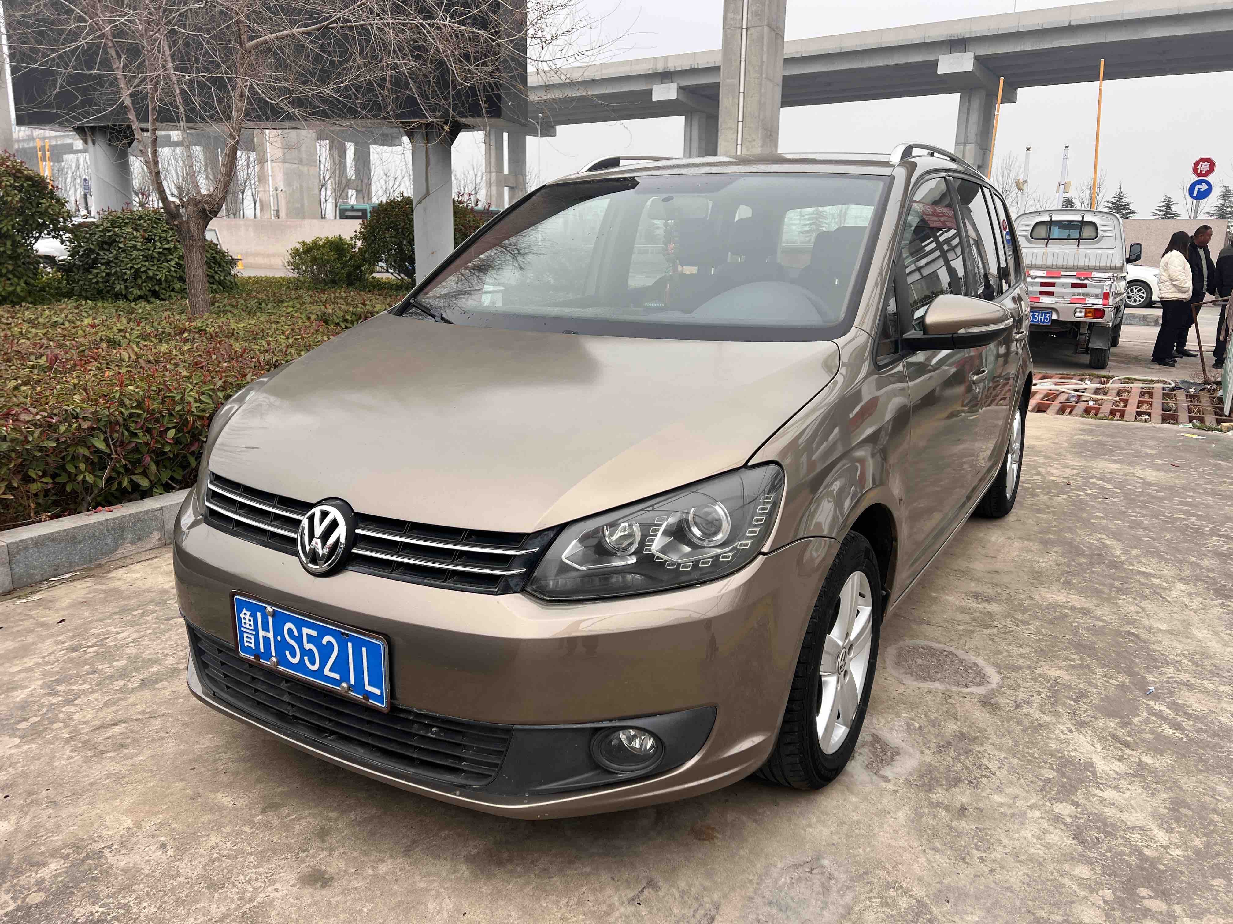 Volkswagen Touran 2015 immagine di auto 