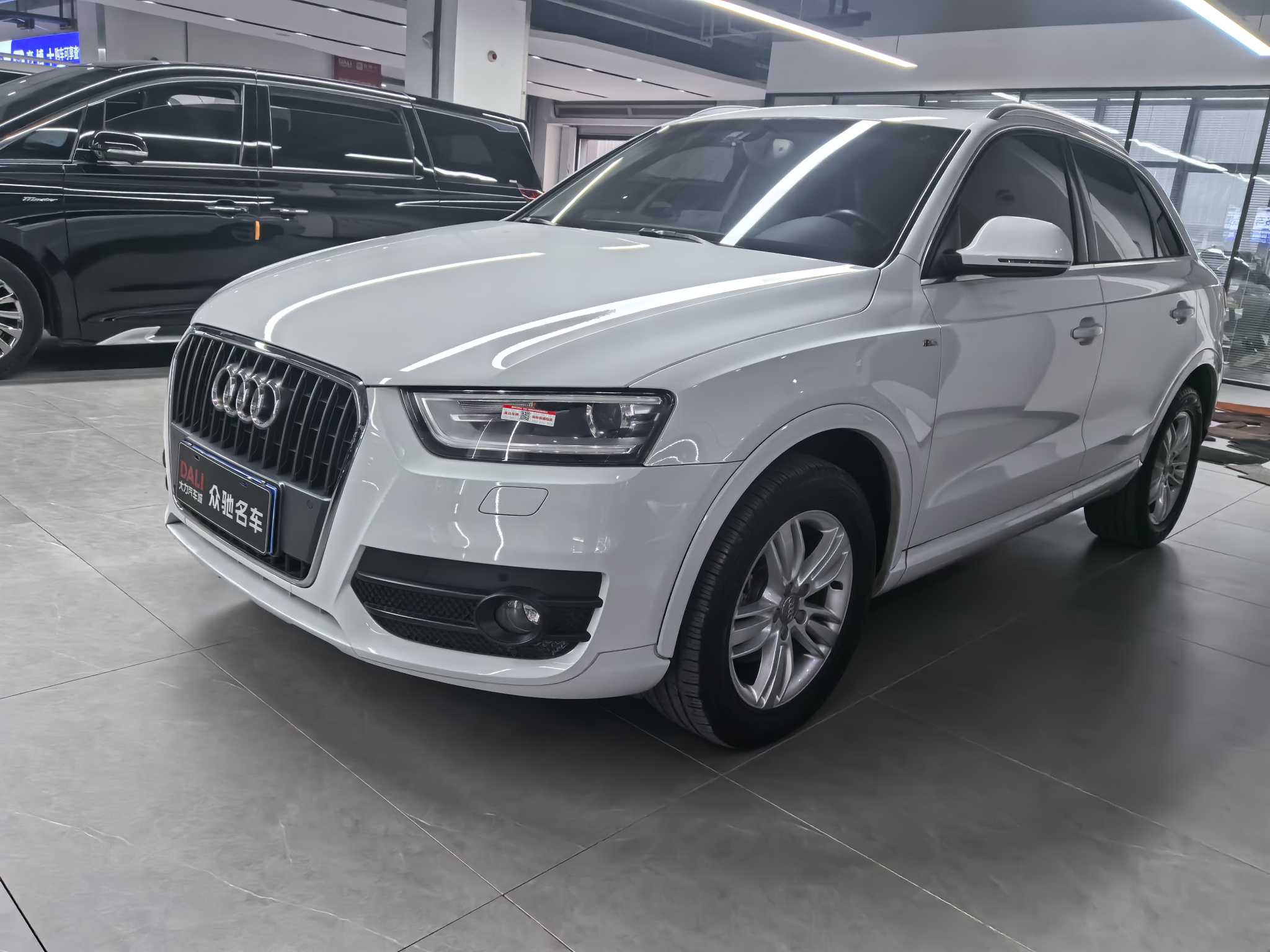 Audi Q3 2015 car image 