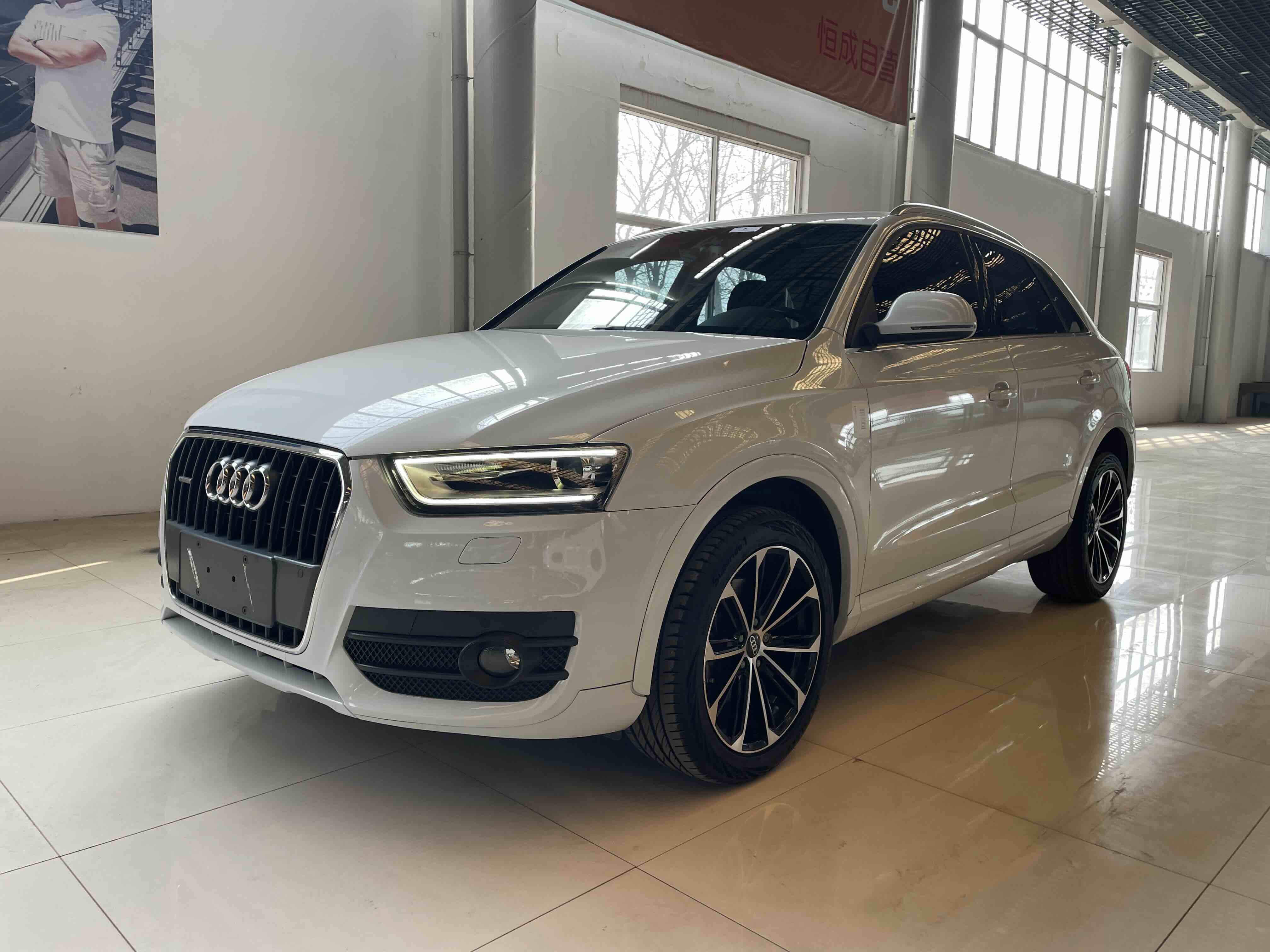 Audi Q3 2016 car image 
