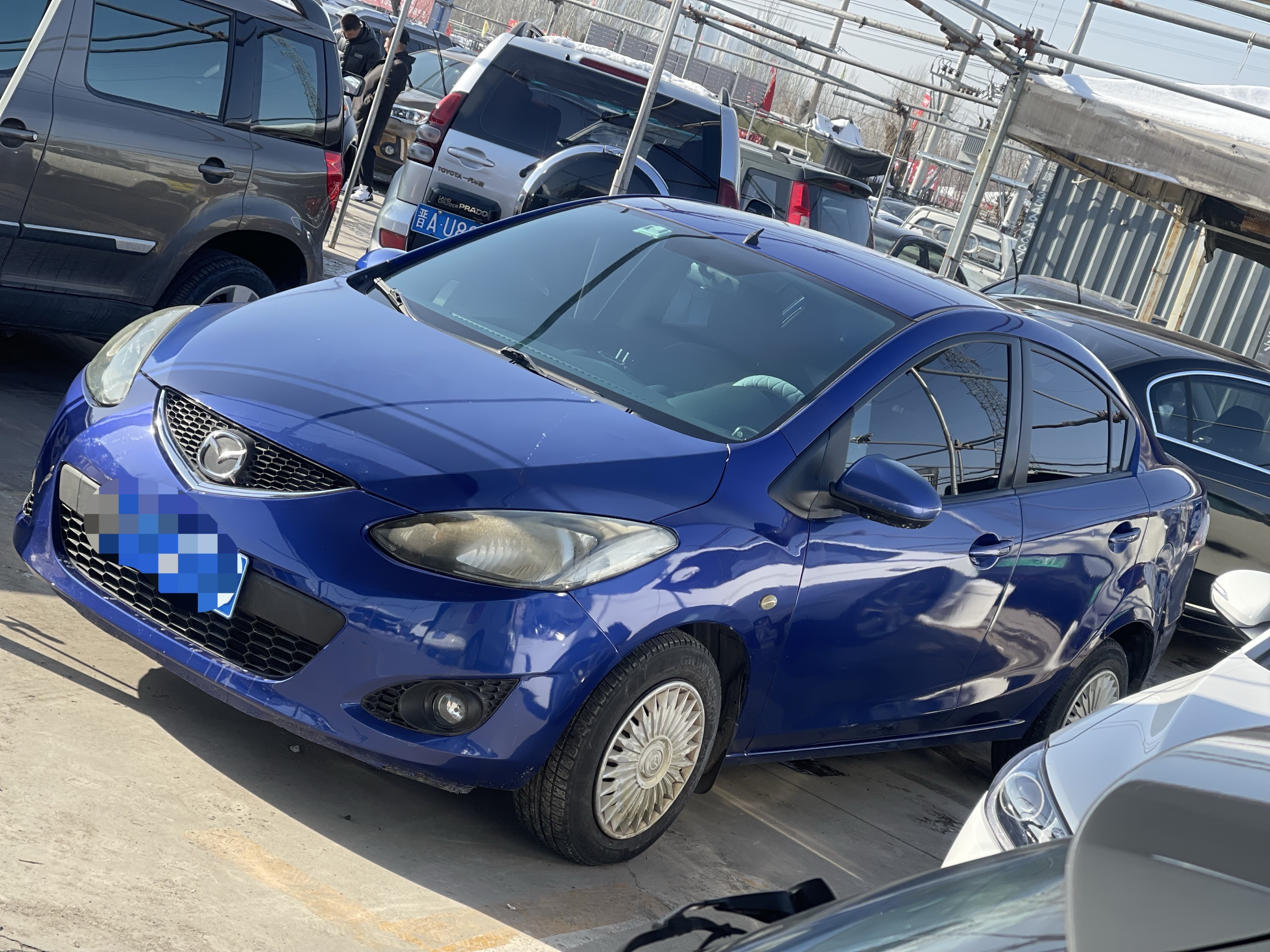 Mazda 2 Sedan 2010 汽车图片 