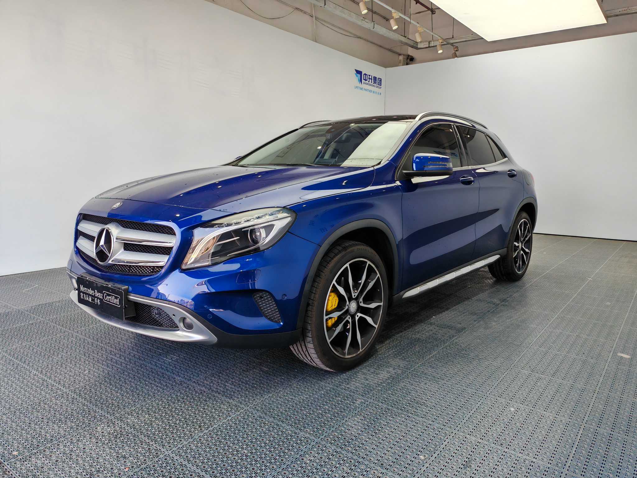 Mercedes-Benz GLA Class 2016 汽车图片 