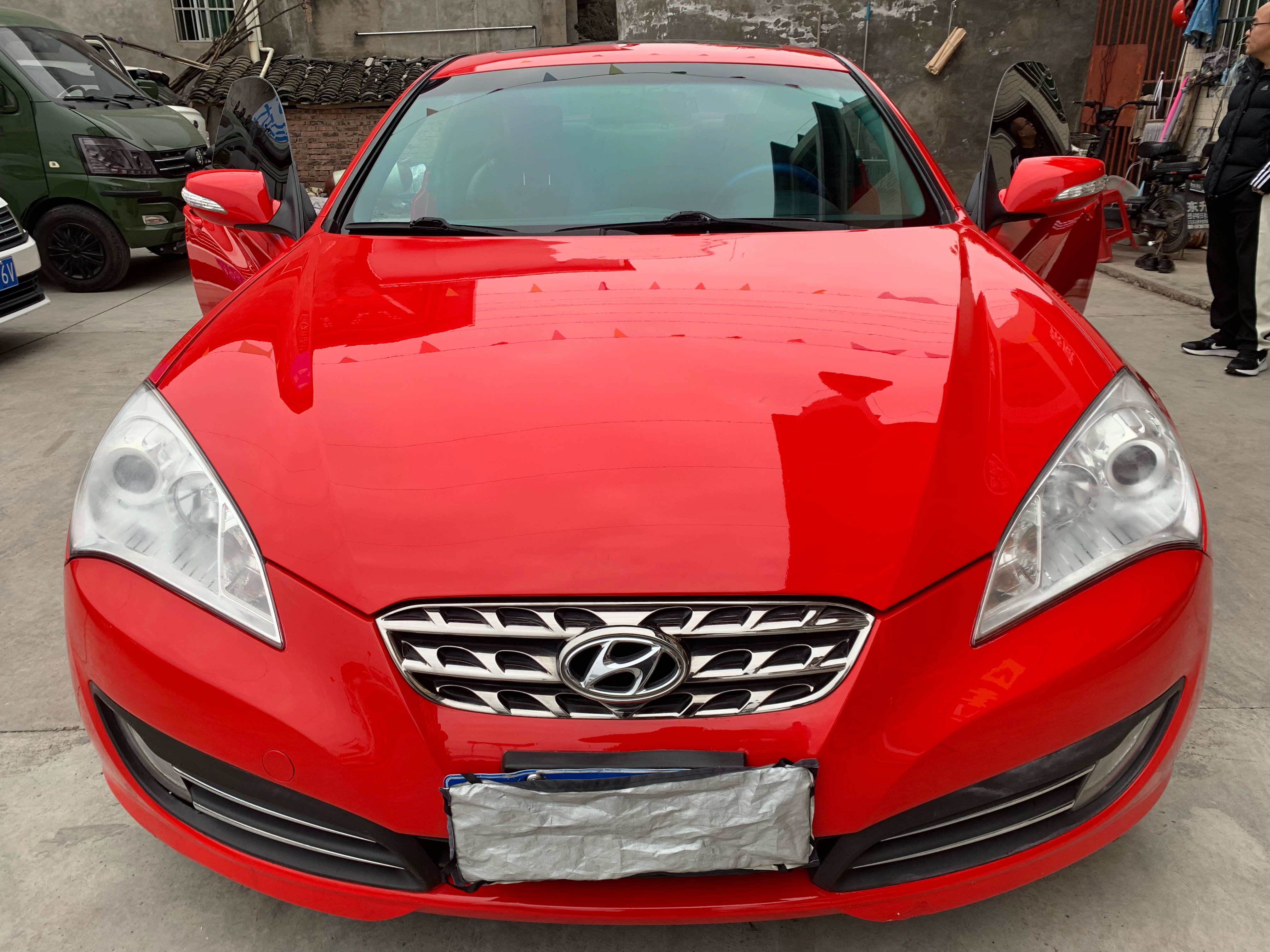 Hyundai Rohens-Coupe 2012 Hyundai Rohens-Coupe 2012 car image