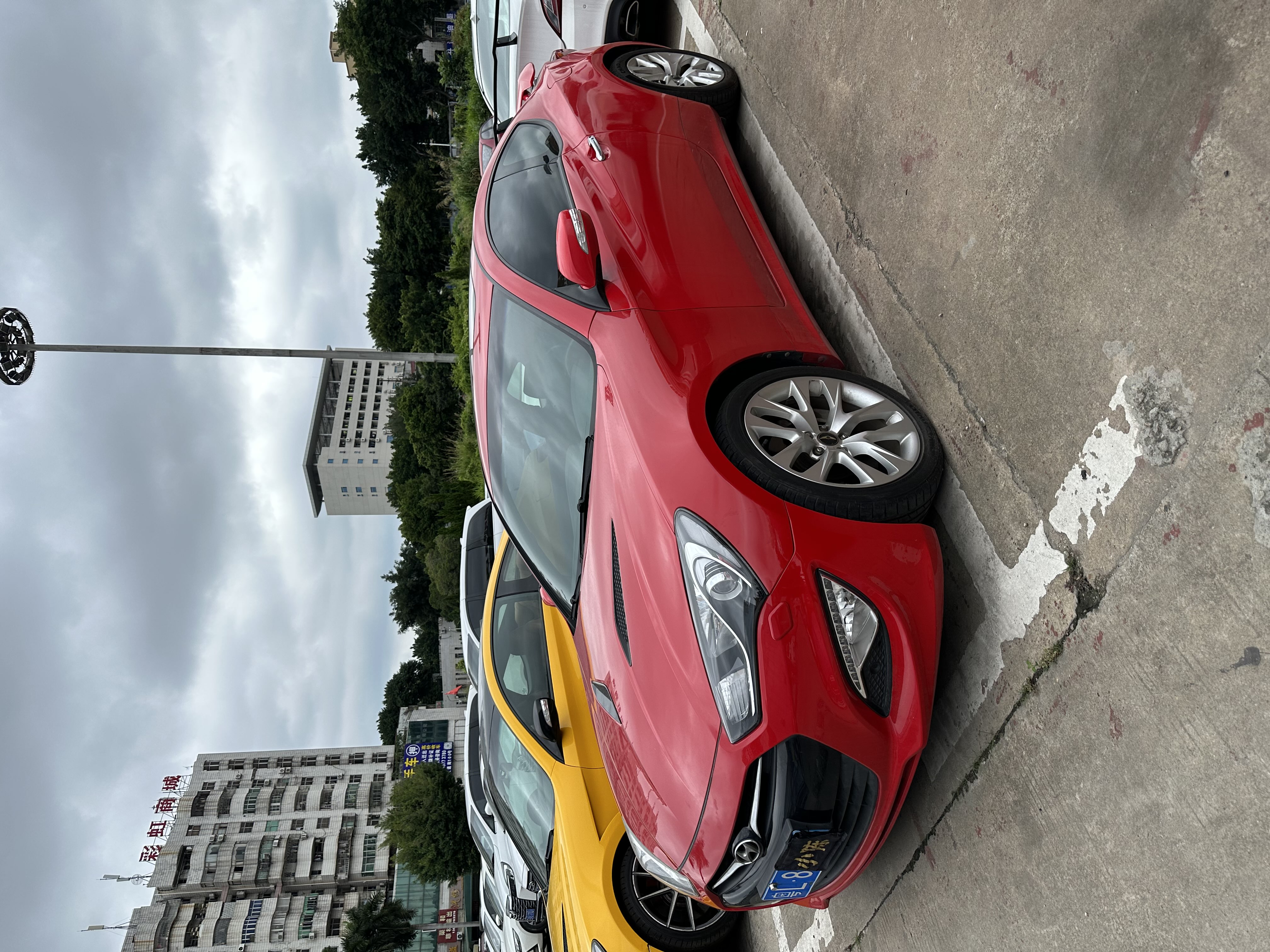 Hyundai Rohens 2013 car image 