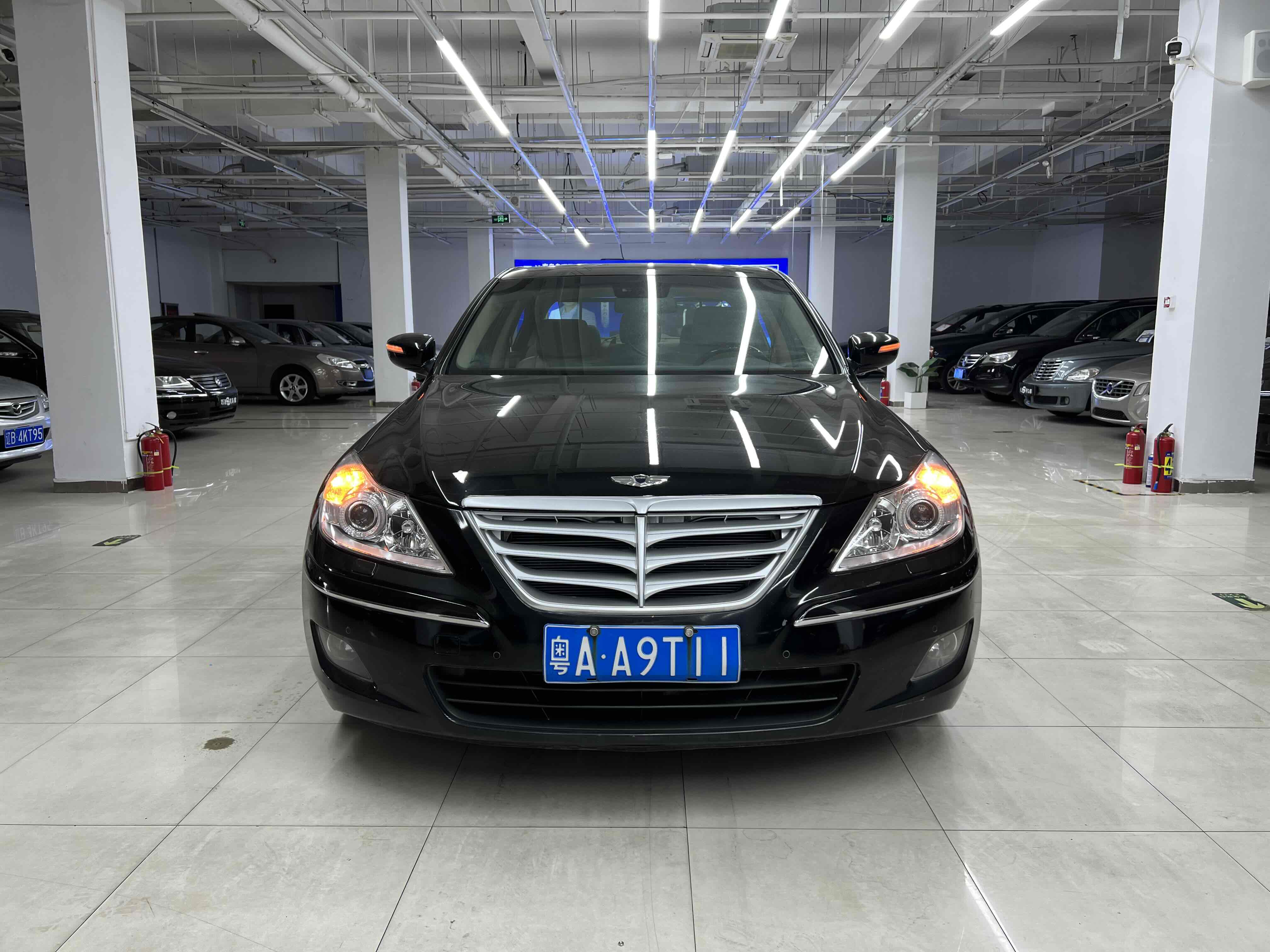 Hyundai Rohens 2011 car image 