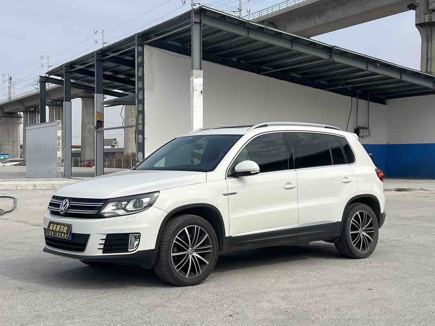 Volkswagen Tiguan 2017 Volkswagen Tiguan 2017 car image