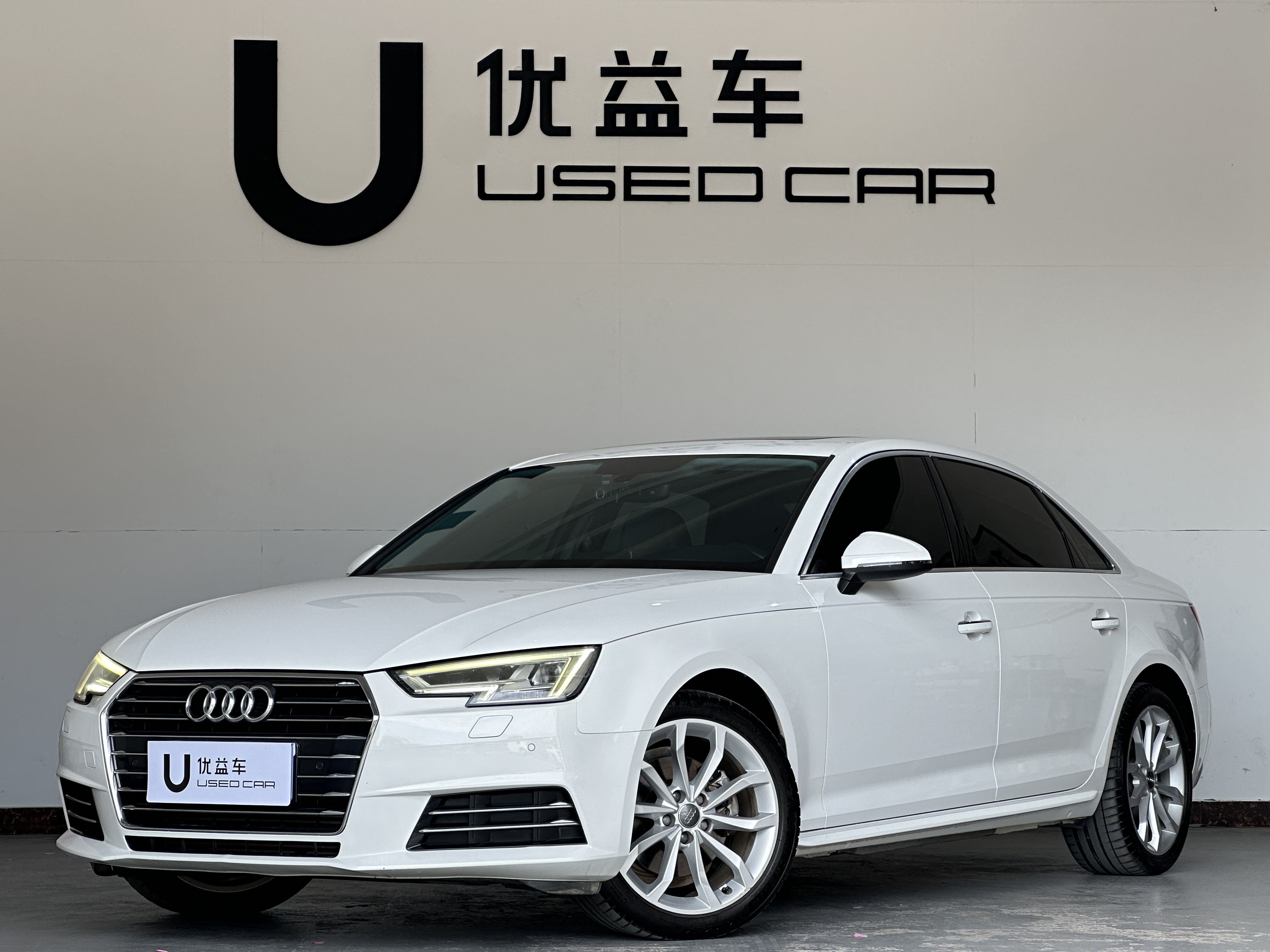Audi A4L 2017 car image 