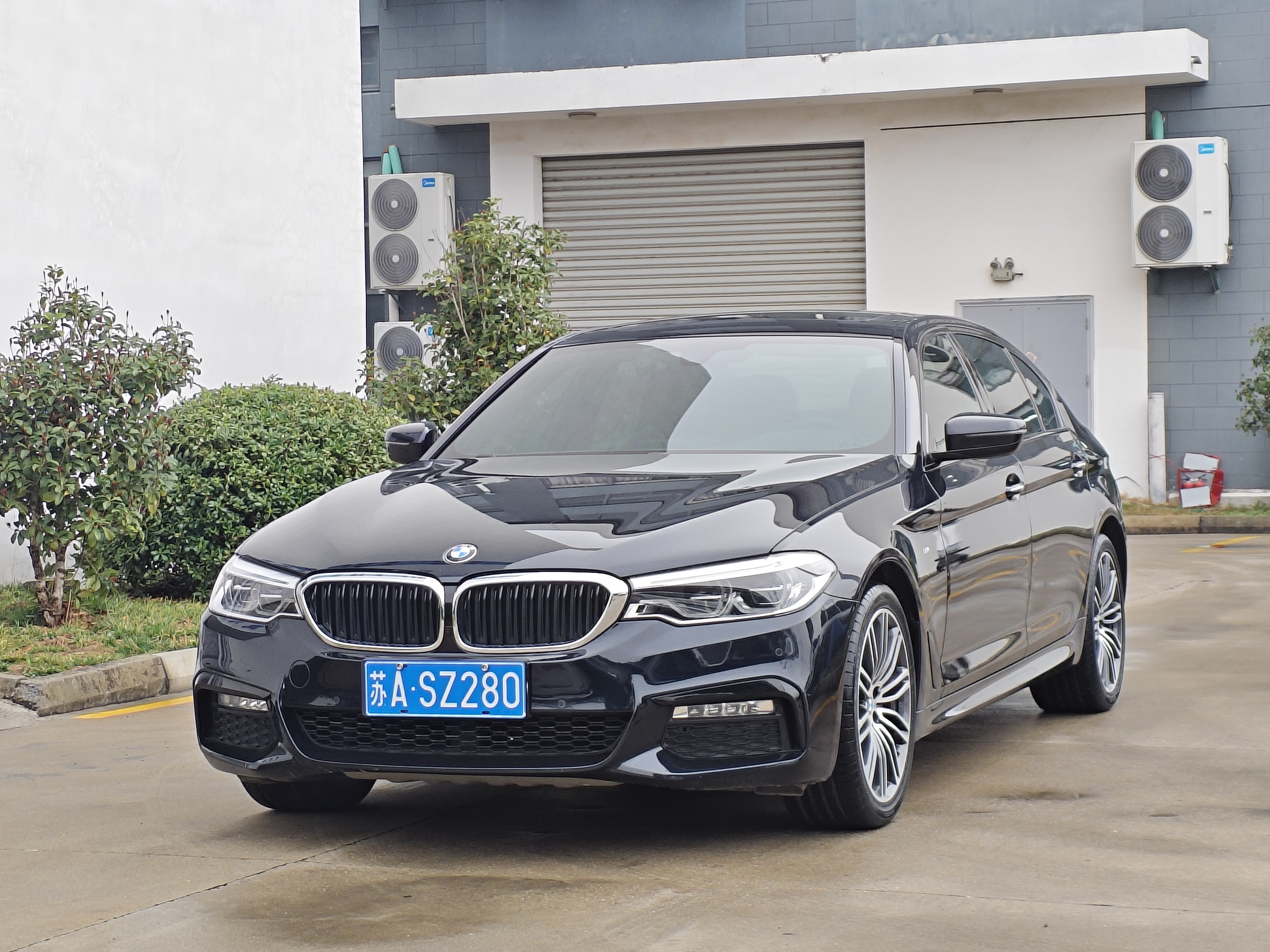 BMW 5 Series 2018 汽车图片 