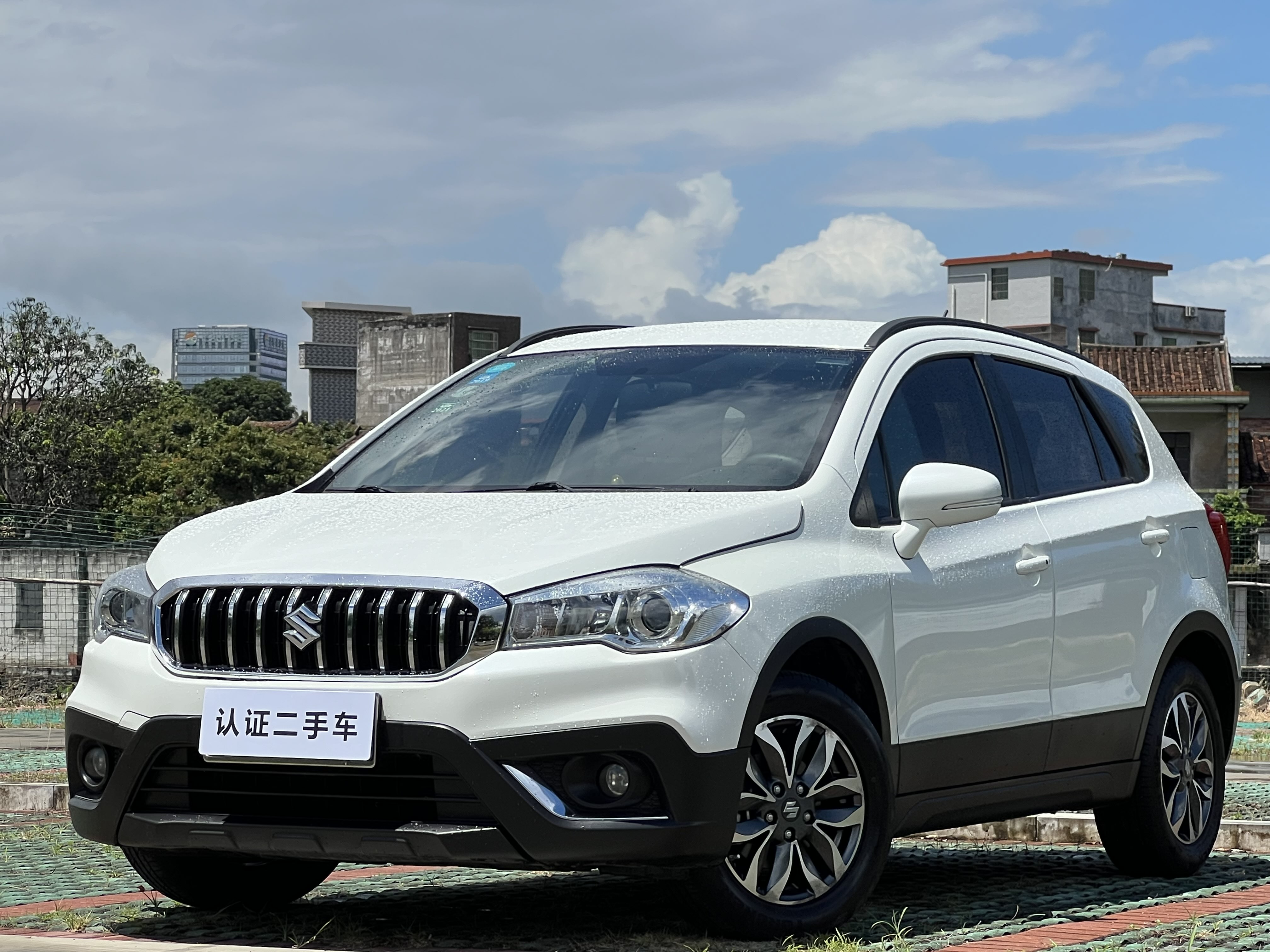 Suzuki SX4 S-CROSS 2017 汽车图片 