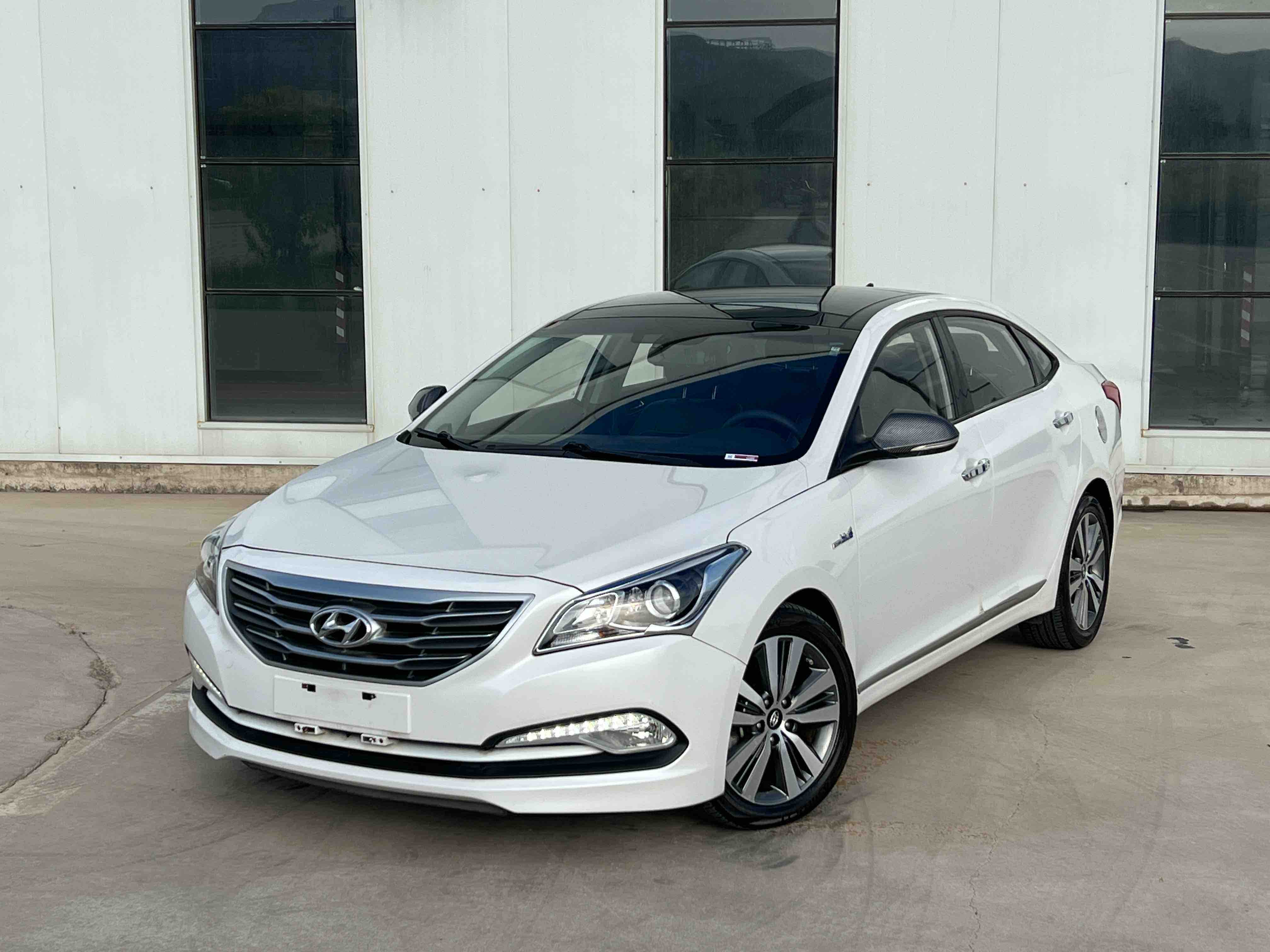 Hyundai Mistra 2016 car image 