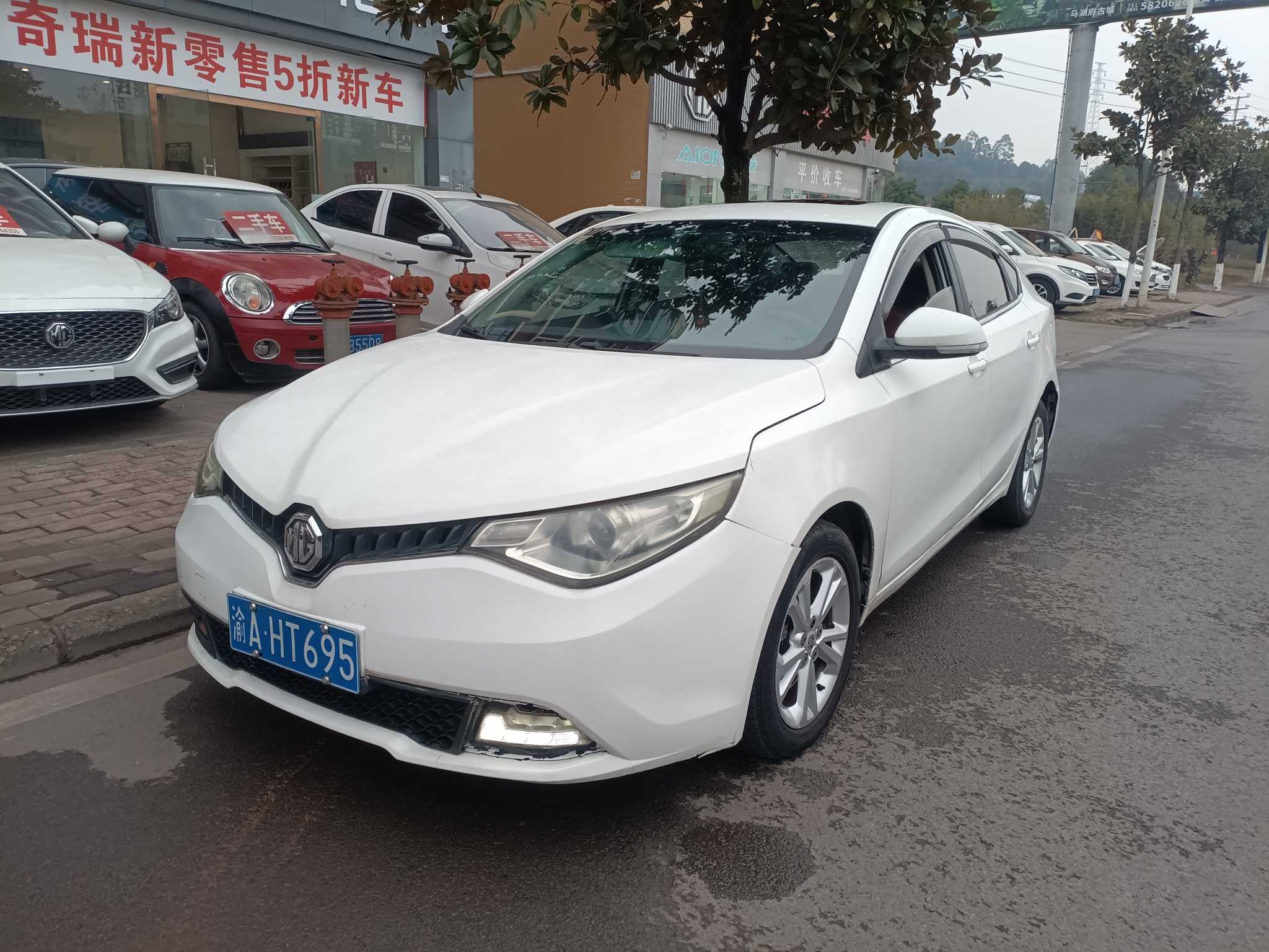 MG GT 2017 MG GT 2017 car image