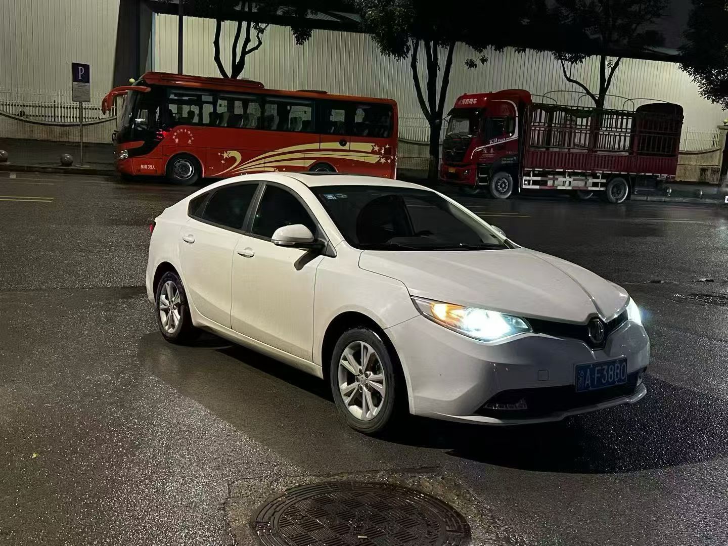 MG GT 2018 MG GT 2018 car image