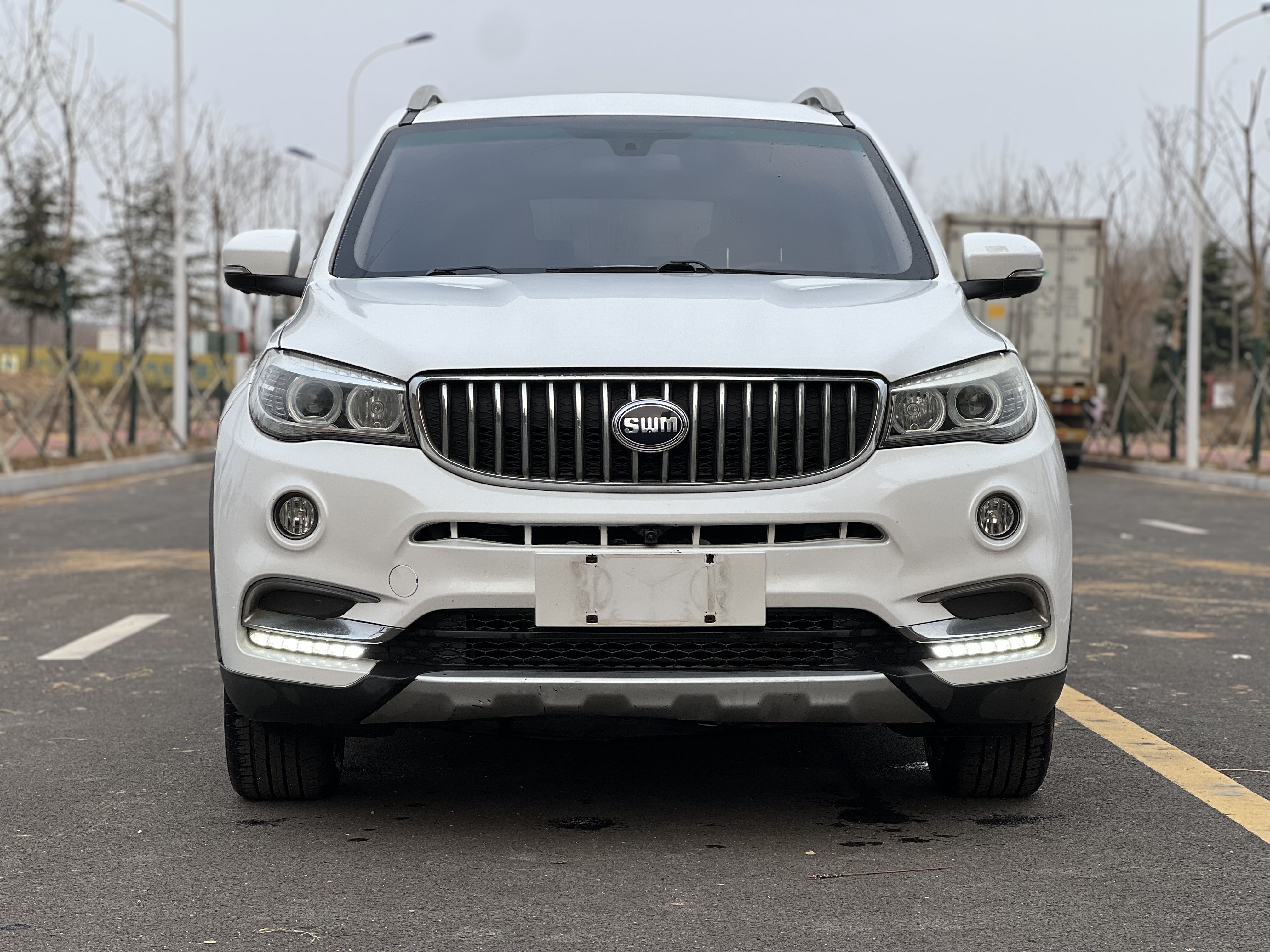 SWM X7 2017 汽车图片 