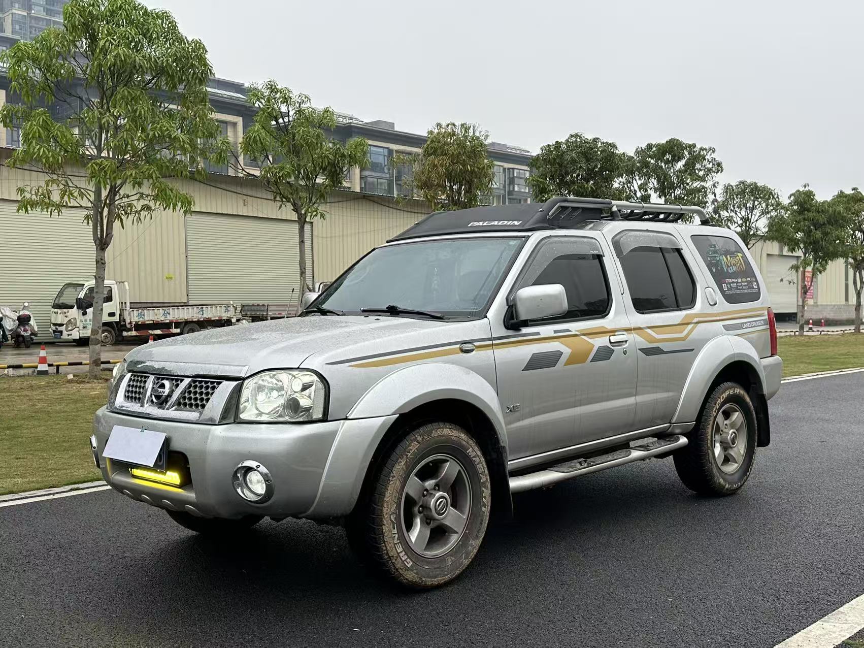 Nissan Paladin 2010 汽车图片 