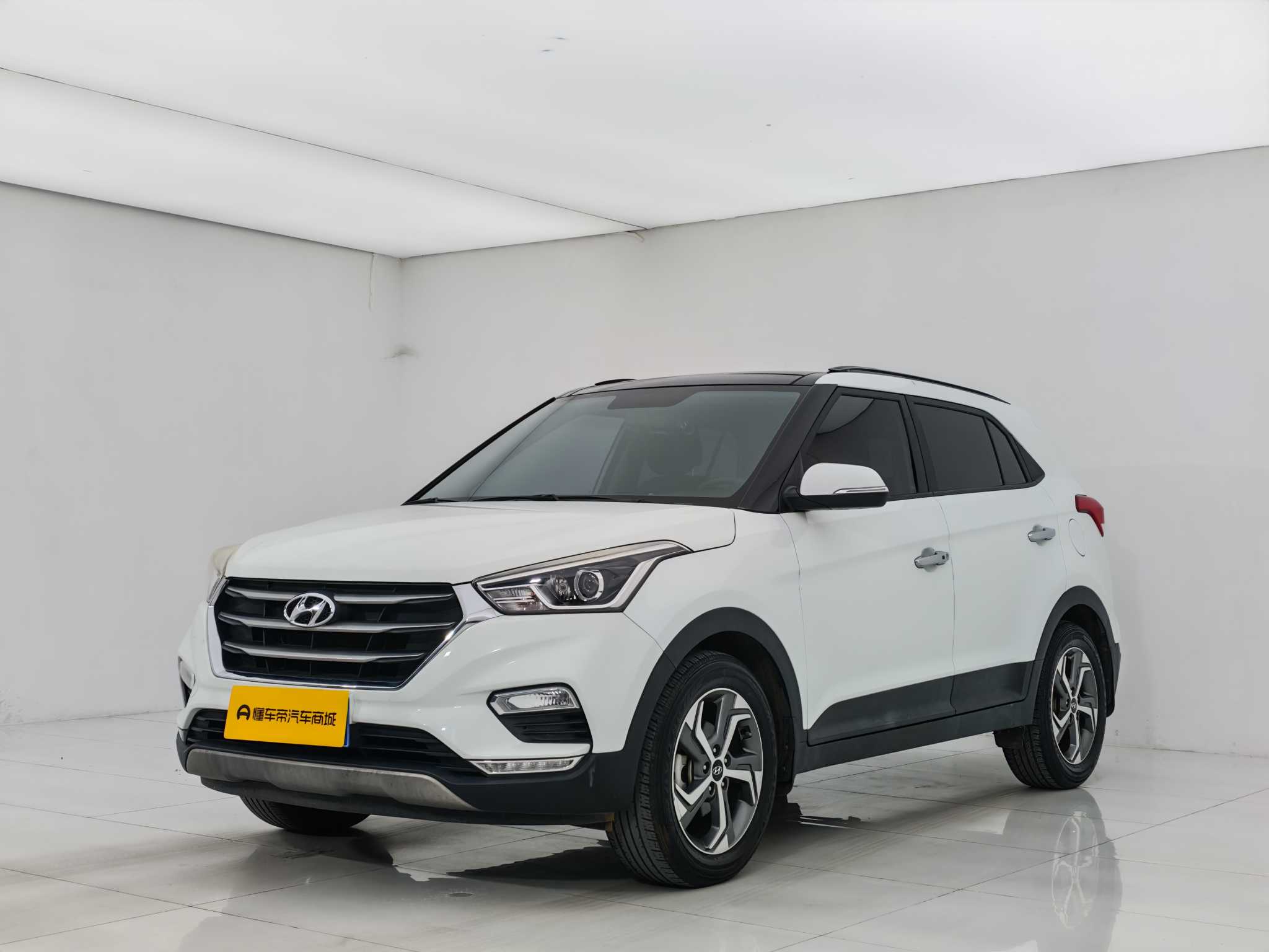 Hyundai ix25 2019 Hyundai ix25 2019 car image