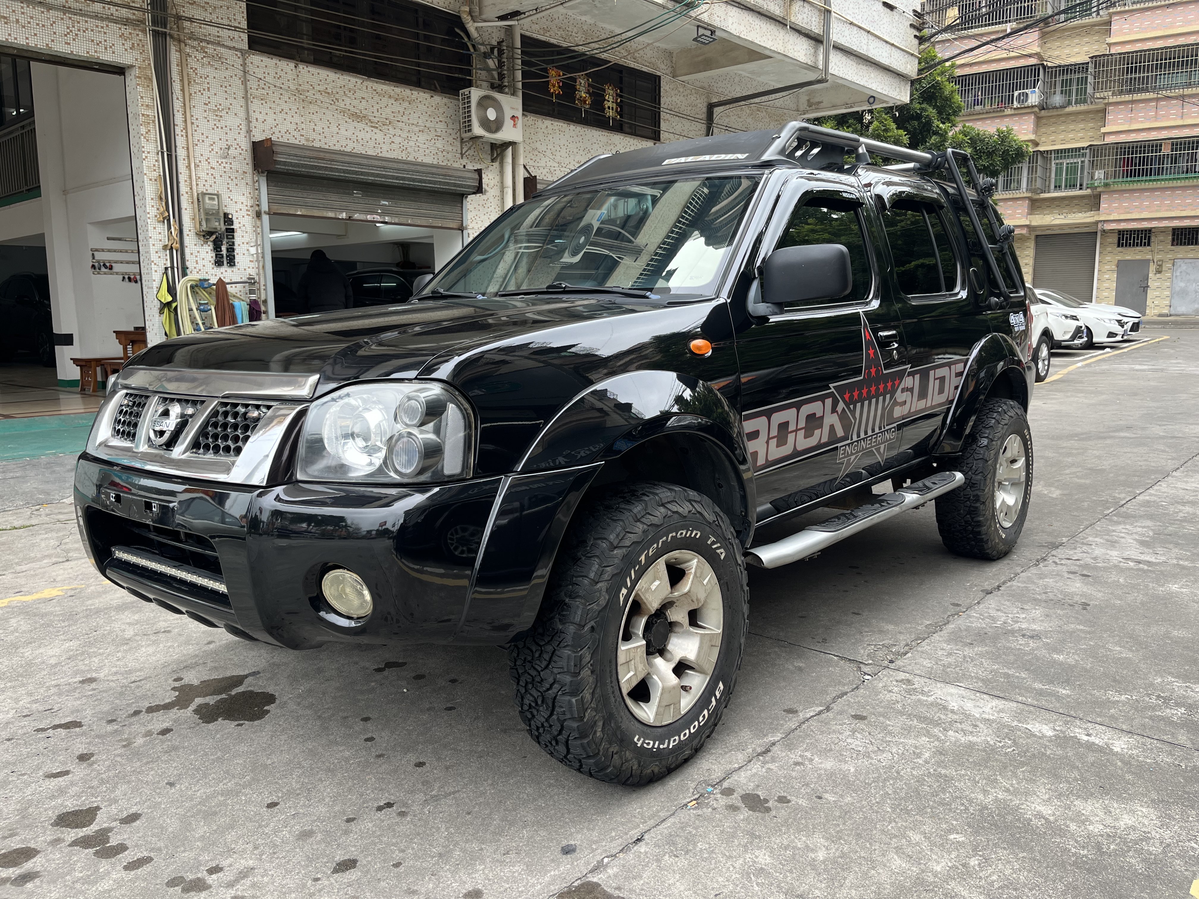 Nissan Paladin 2009 汽车图片 