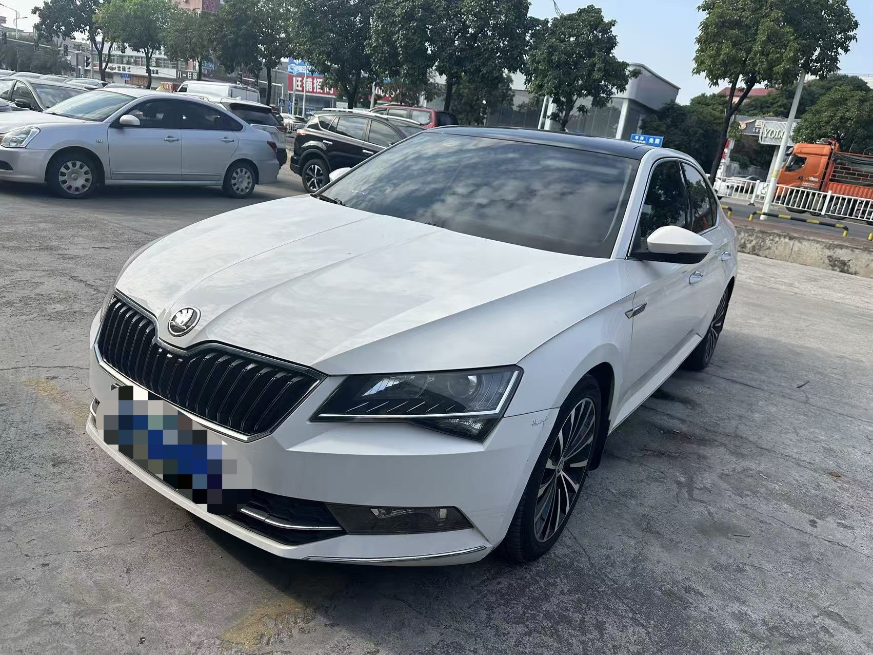 Skoda Superb 2018 Skoda Superb 2018 car image